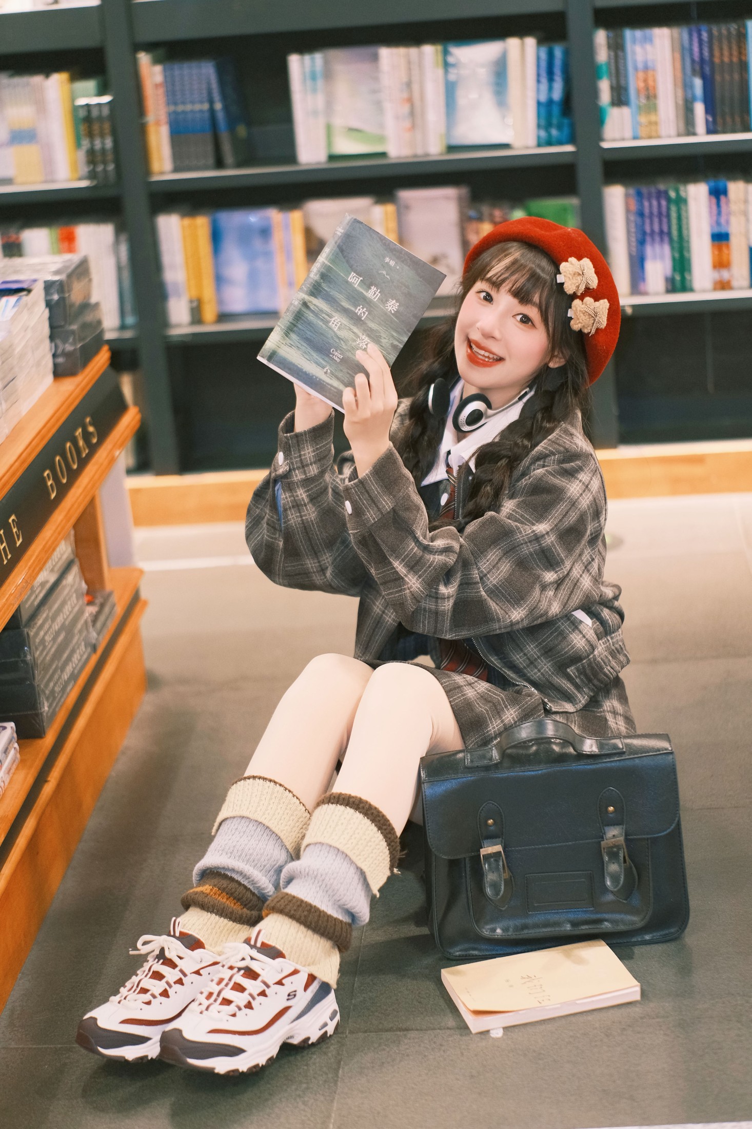 夏芋小年 – 《书店女孩》[20P]