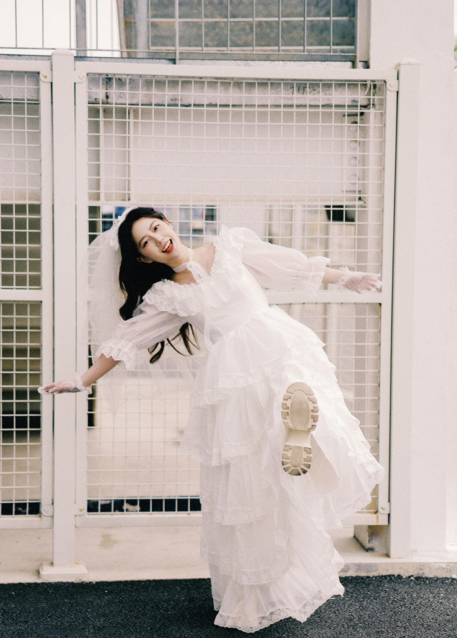 盈盈 – 《落跑新娘》[24P]