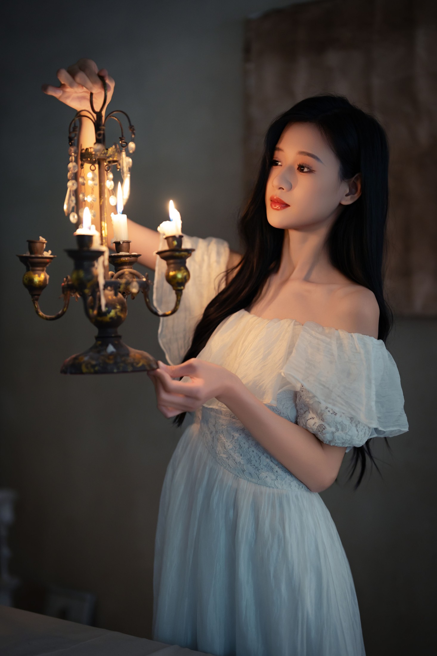 晓晓 – 《寻觅黑夜的光》[16P]