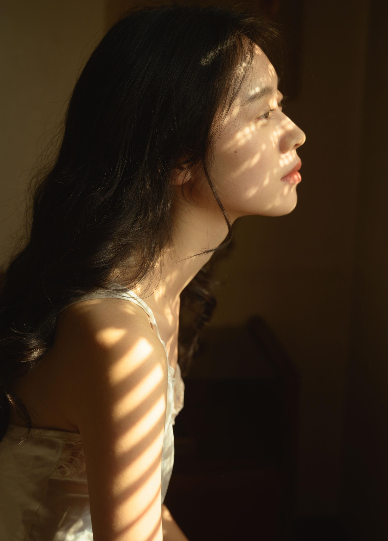 何小絮 – 《在一个无所事事的午后》[19P]