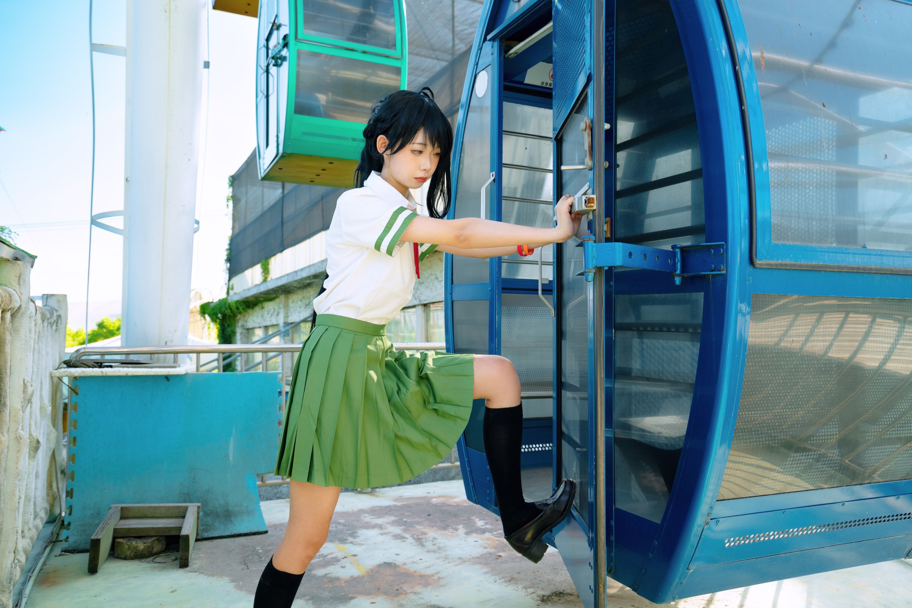 苏槿吃不吃葱 – 《广州 废弃游乐园 学姐的铃芽之旅！》[43P] 插图2