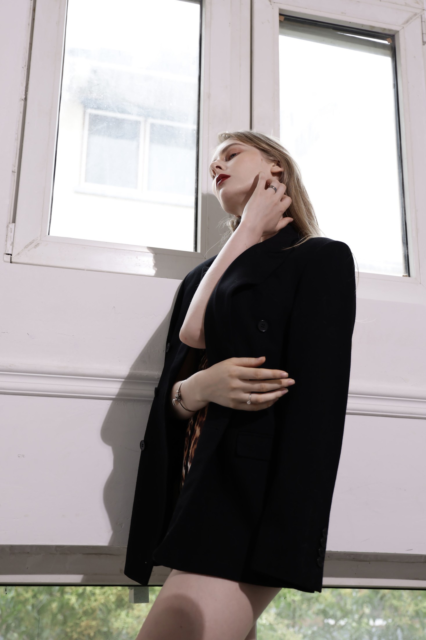 馨乐 – 《豹纹女孩》[13P]