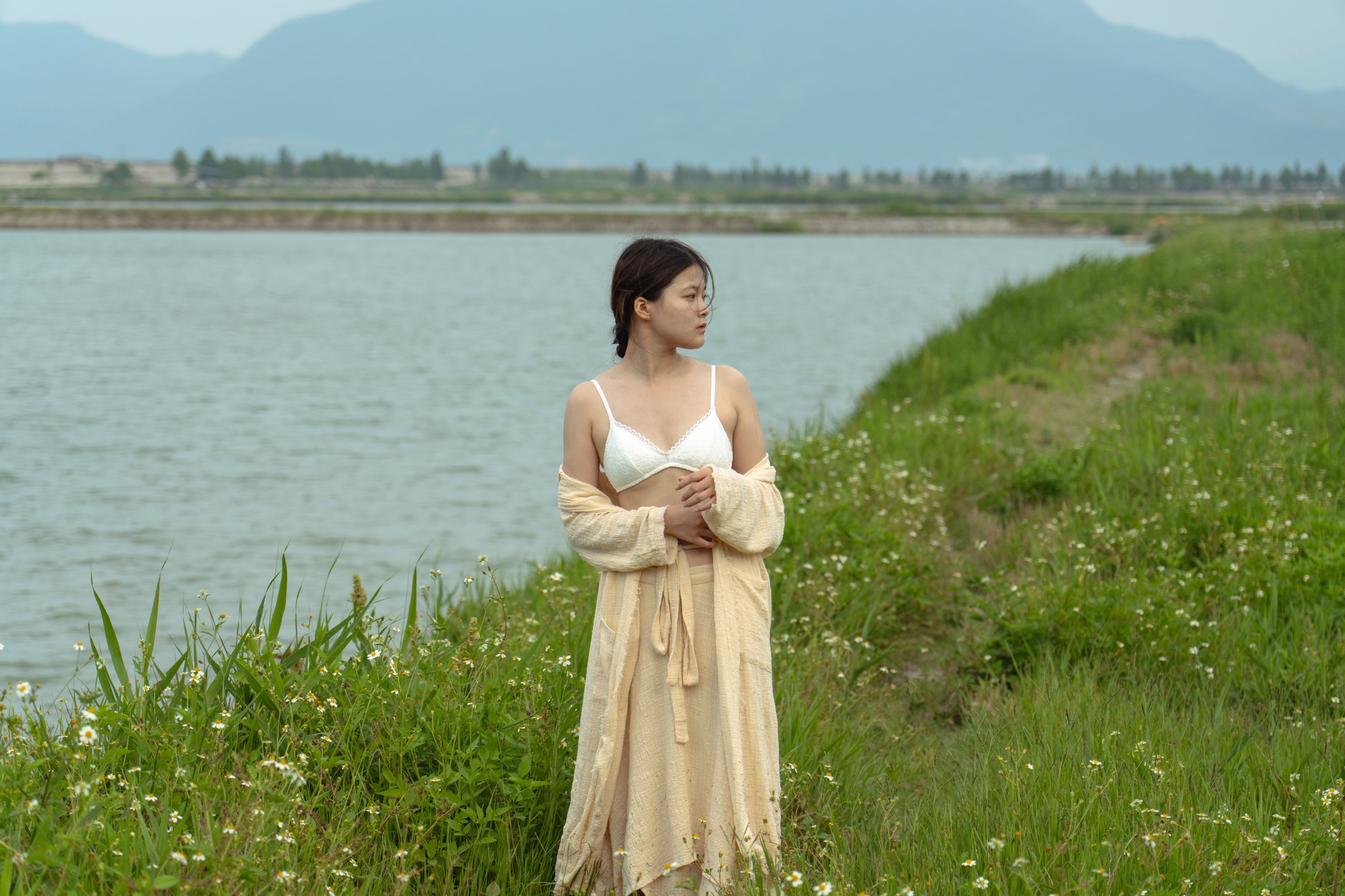 今晶 – 《凤与草的絮语》[16P]