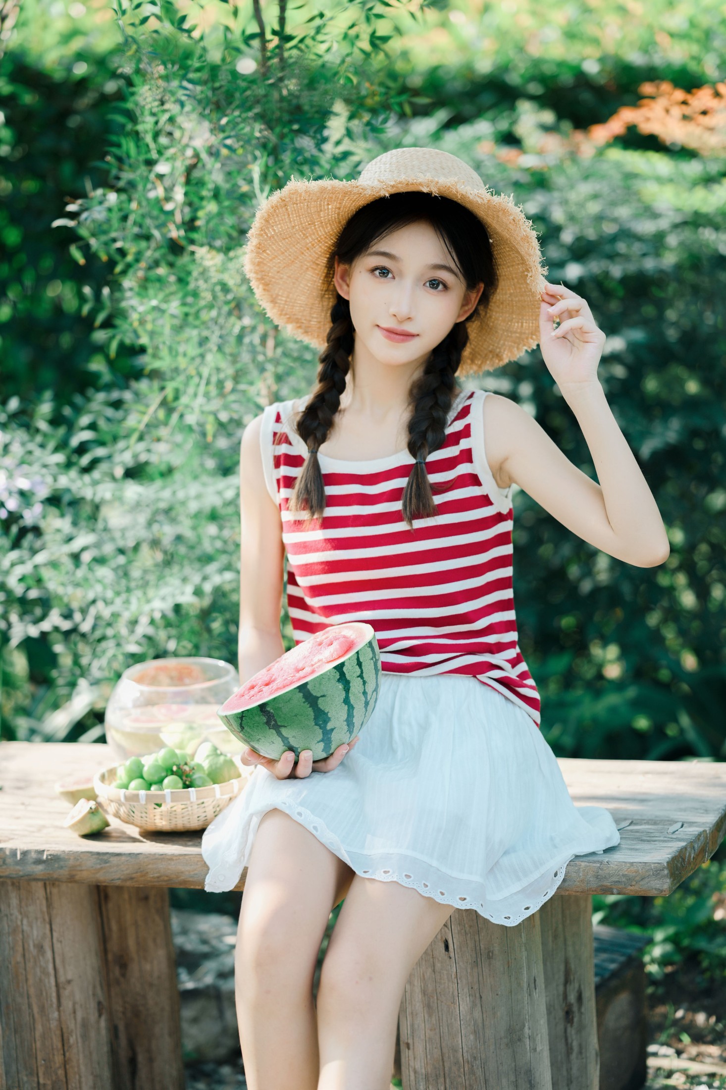 林淼鑫 – 《夏日少女与红西瓜》[17P]