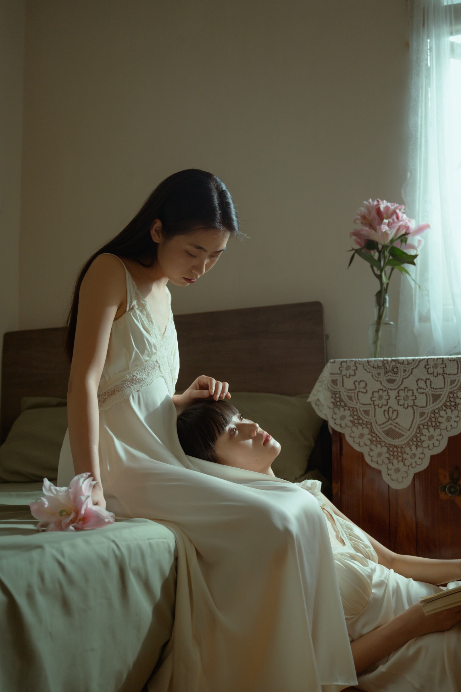 半个月亮 阿梦的虎牙 – 《在每个孤独的瞬息与你相望》[16P]