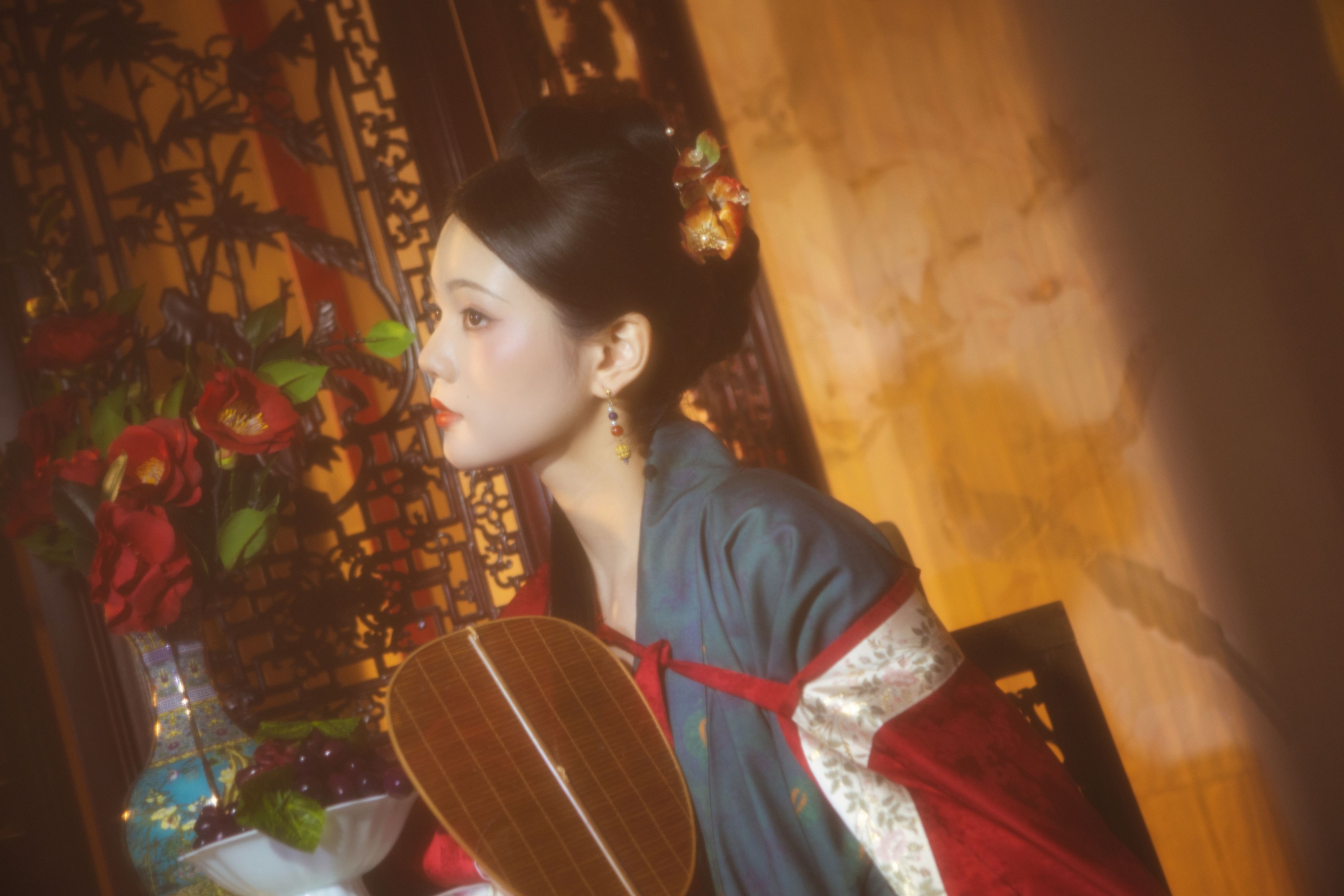 吴莹琨琨 – 《一室春深》[20P]