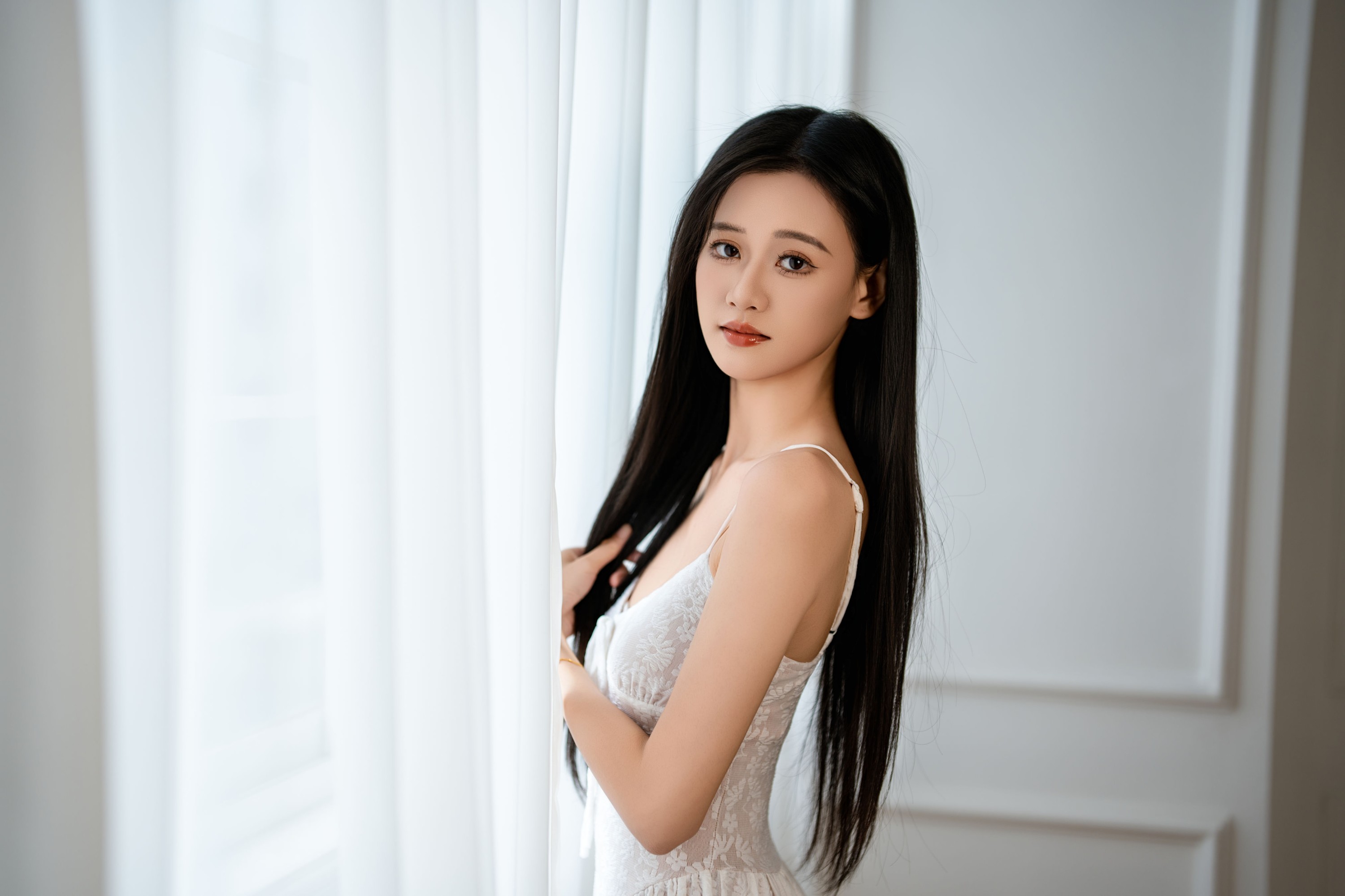 晓晓 – 《白色纱裙》[44P]