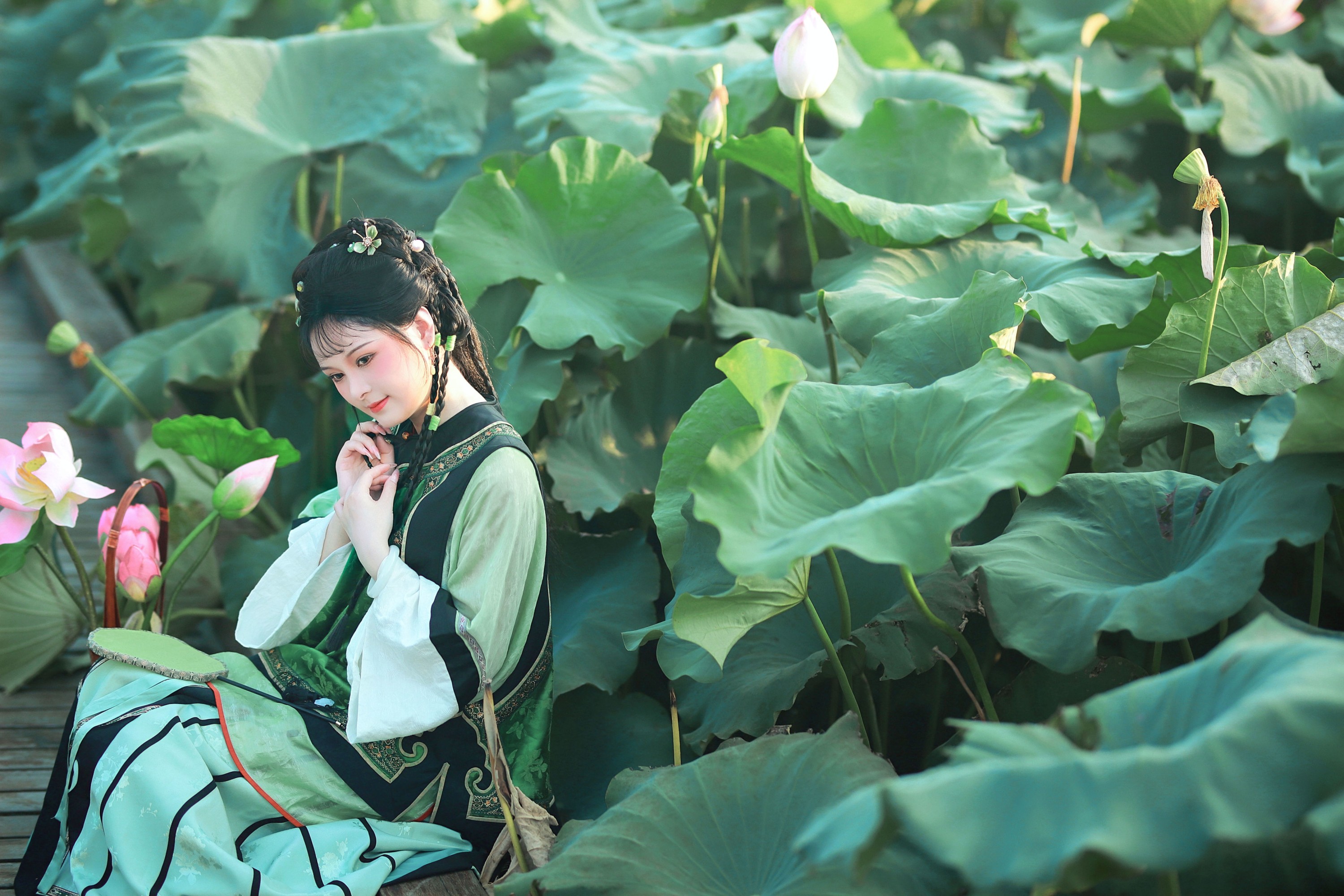 6161 – 《夏雨荷》[16P]