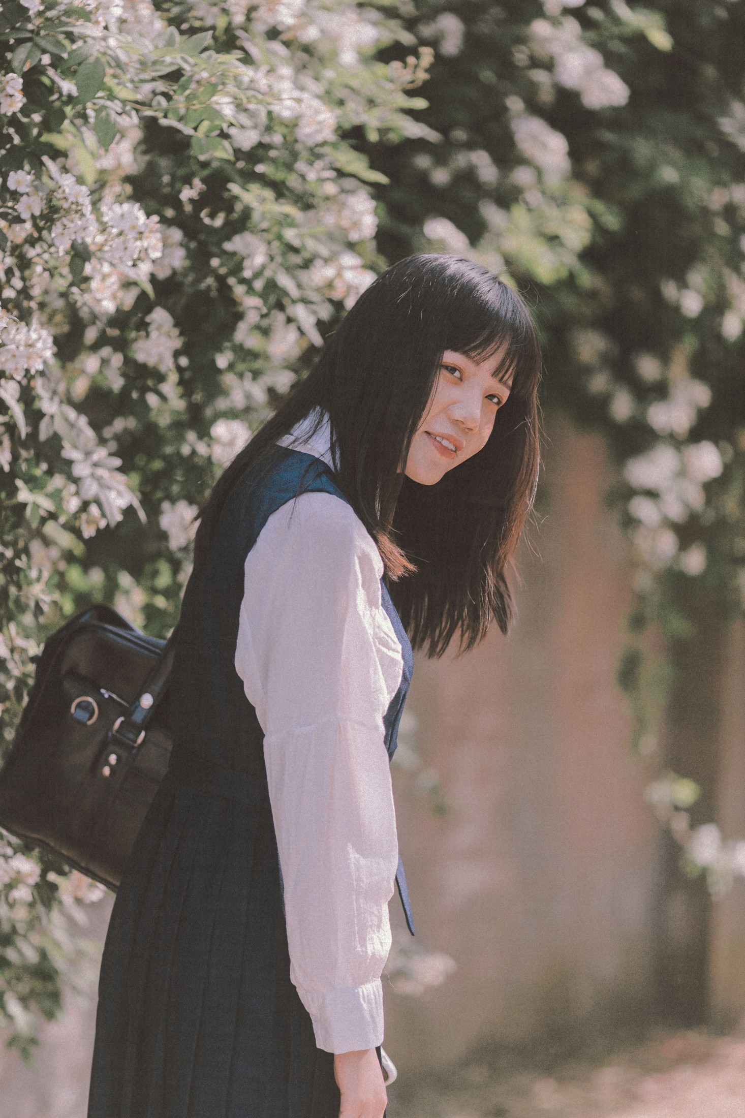 晗 – 《蔷薇花开》[17P]