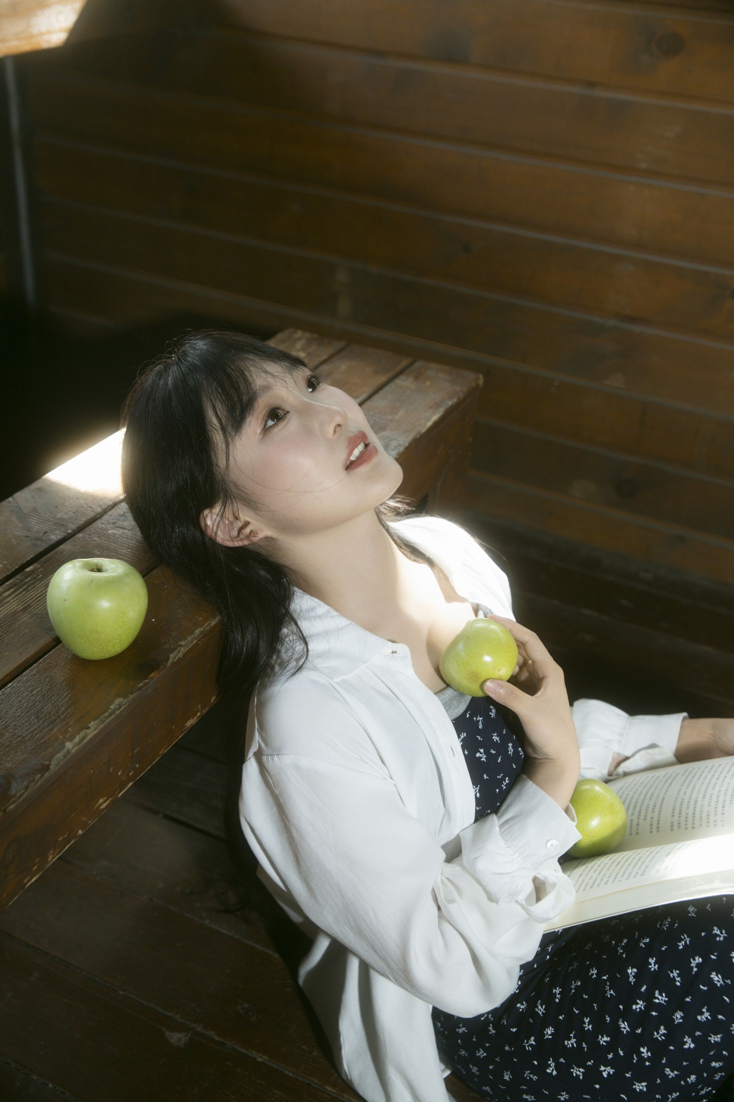 阿肖与猫 – 《小木屋青苹果》[29P]