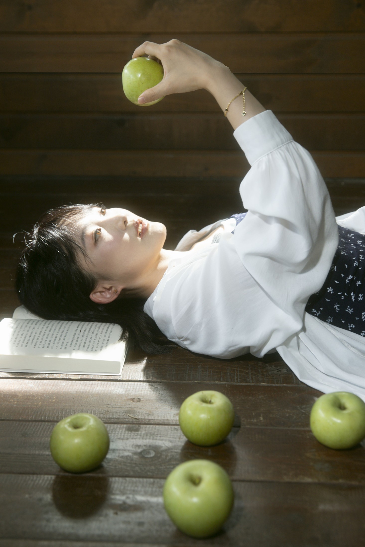 阿肖与猫 – 《小木屋青苹果》[29P]