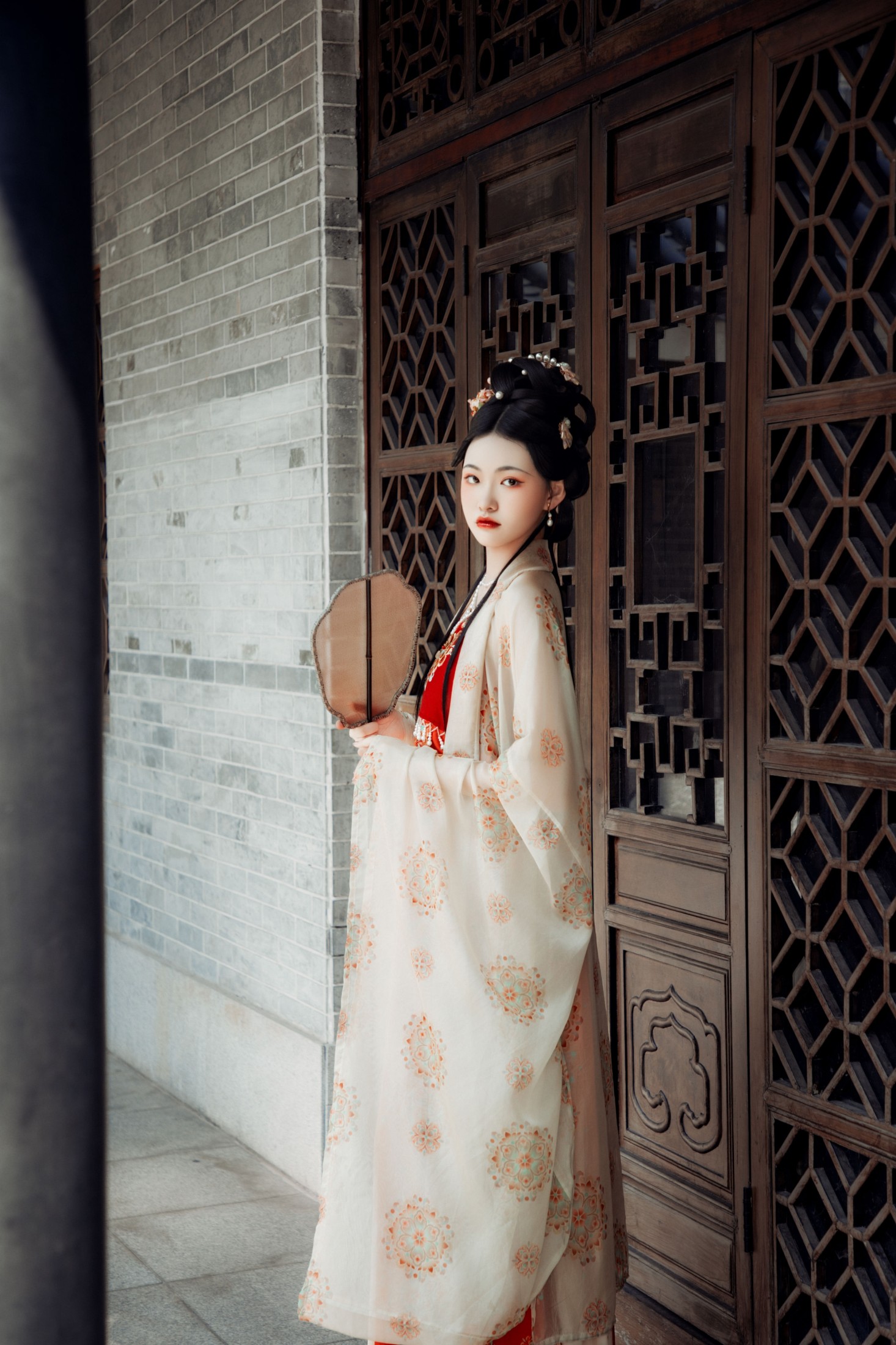 花怜 – 《惹红尘》[19P]