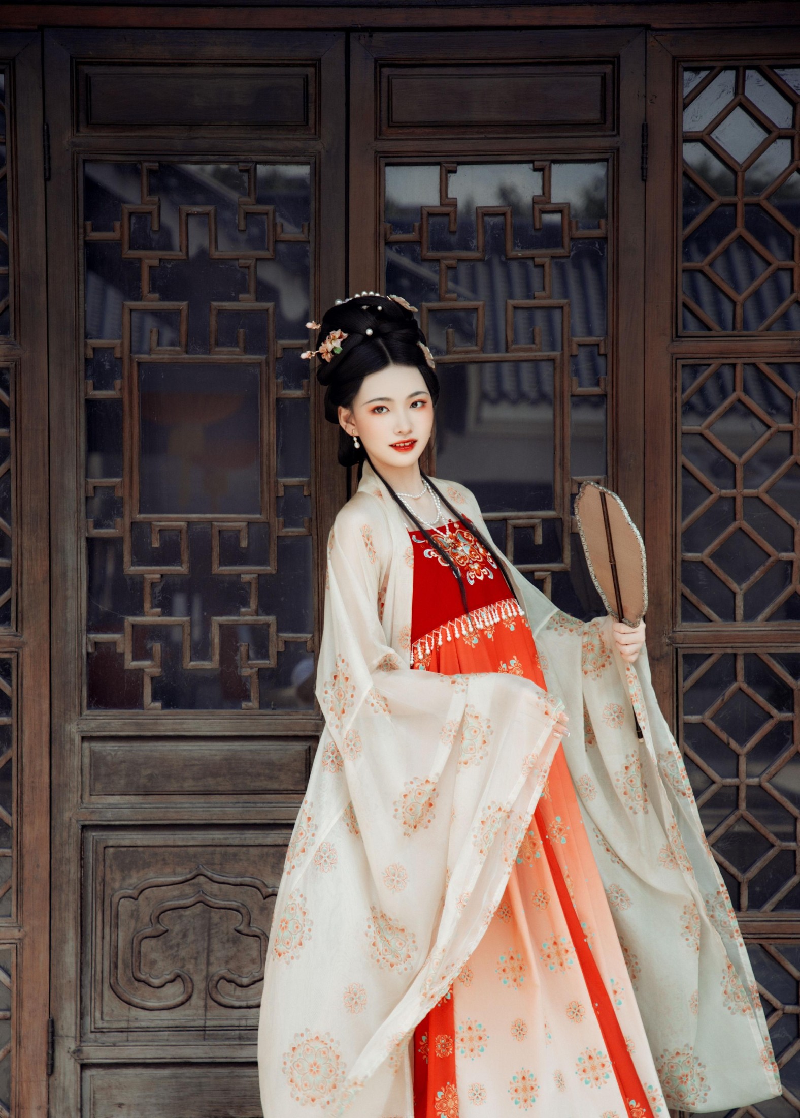 花怜 – 《惹红尘》[19P]