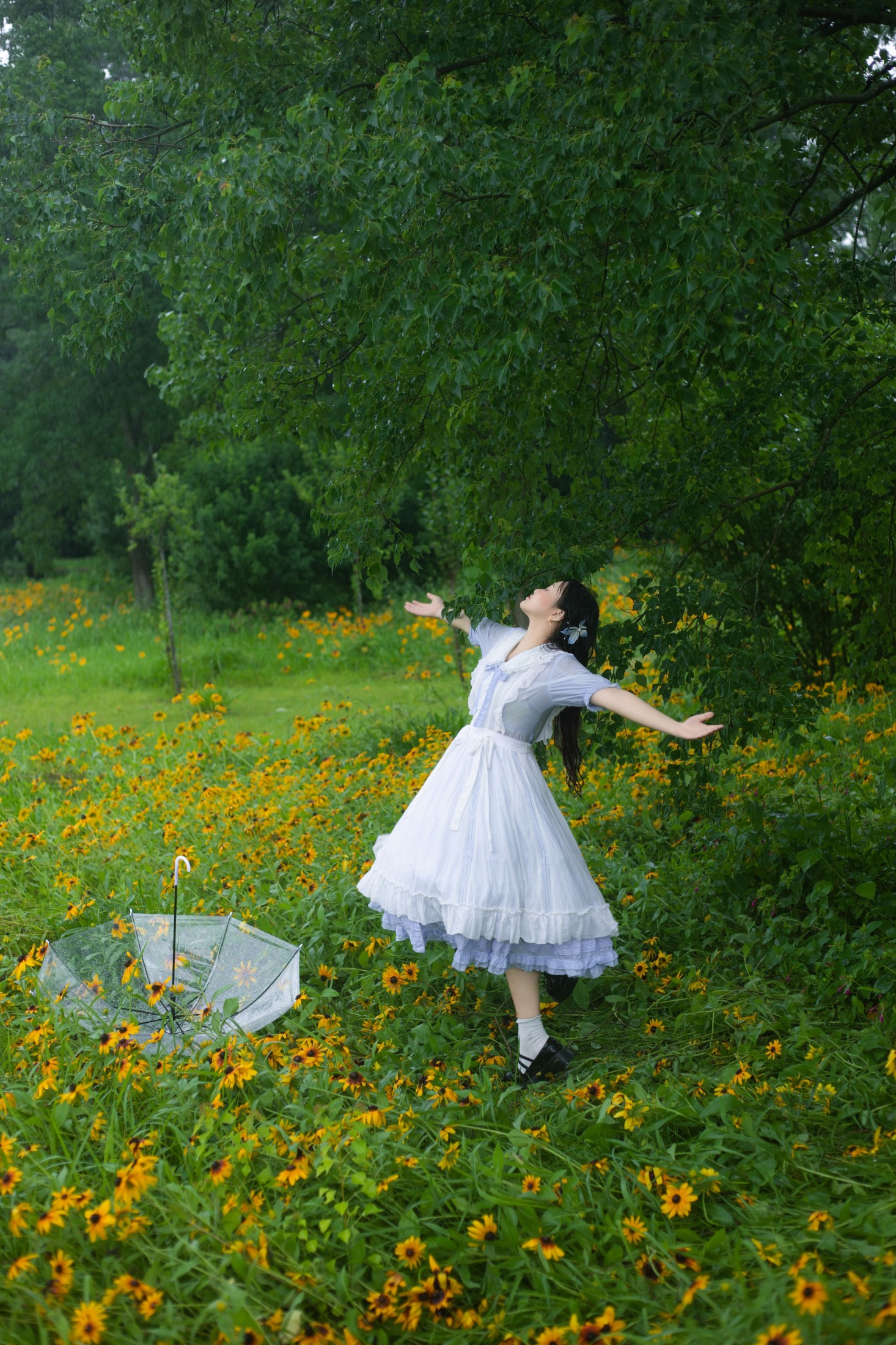 军军 – 《有人困在雨中 有人在雨中赏雨》[23P] 插图5