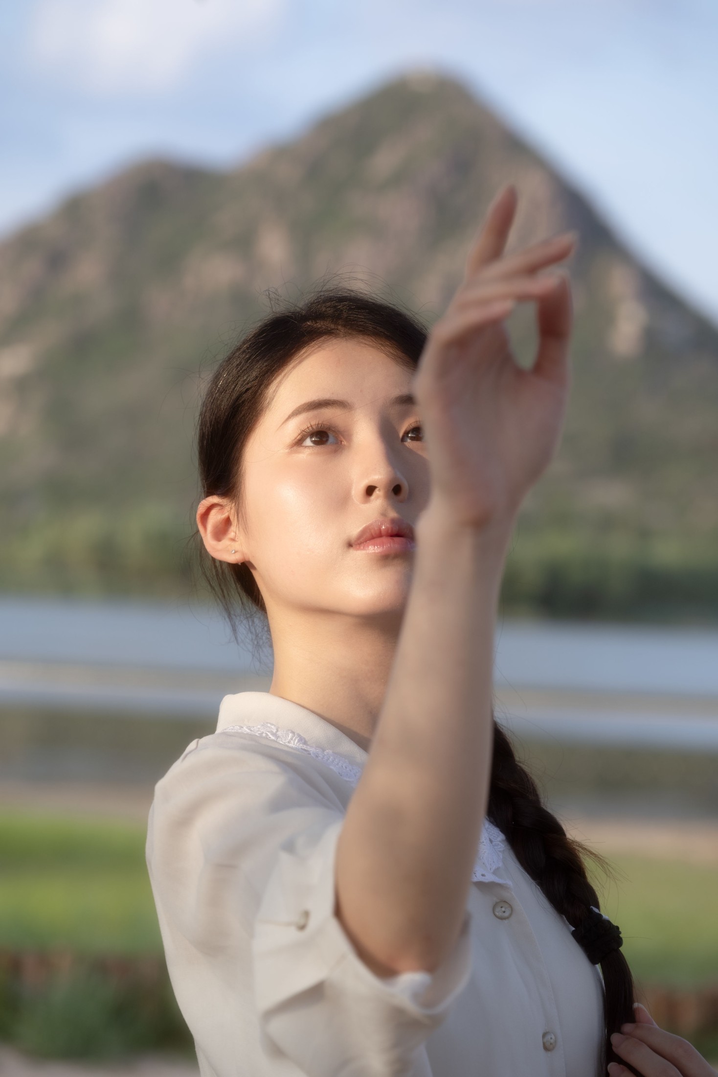 慢声 – 《夏望山楹，晨起侍花》[57P]