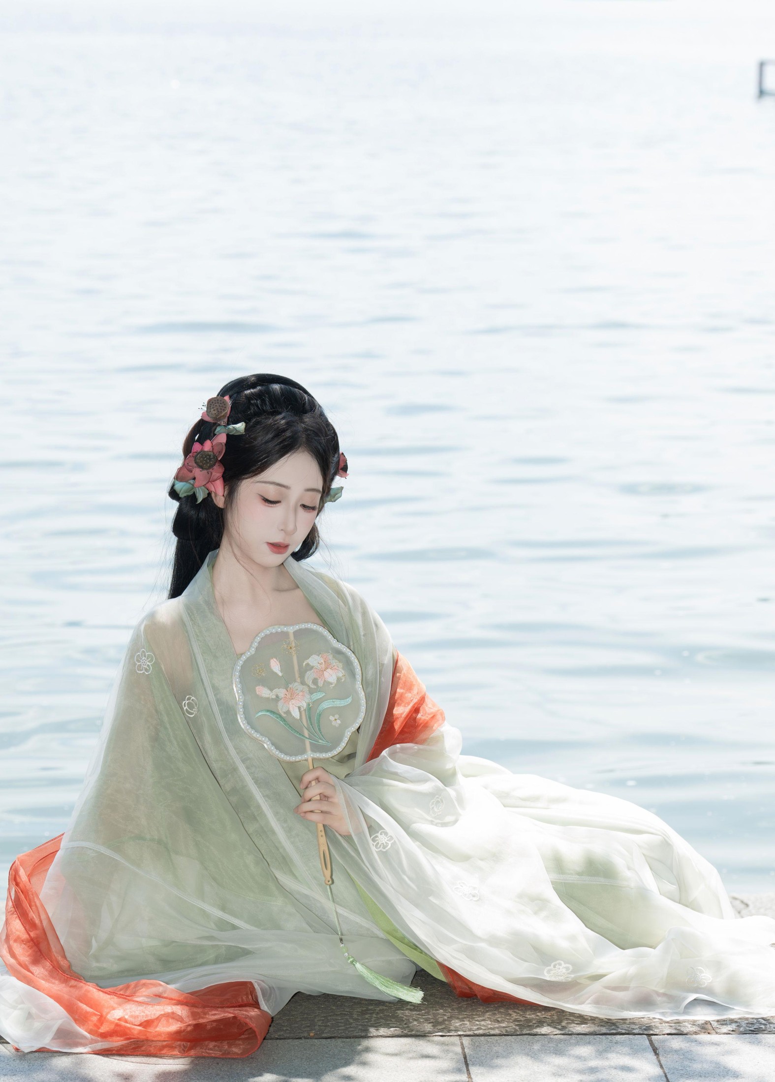 小何 – 《荷花如画》[20P]