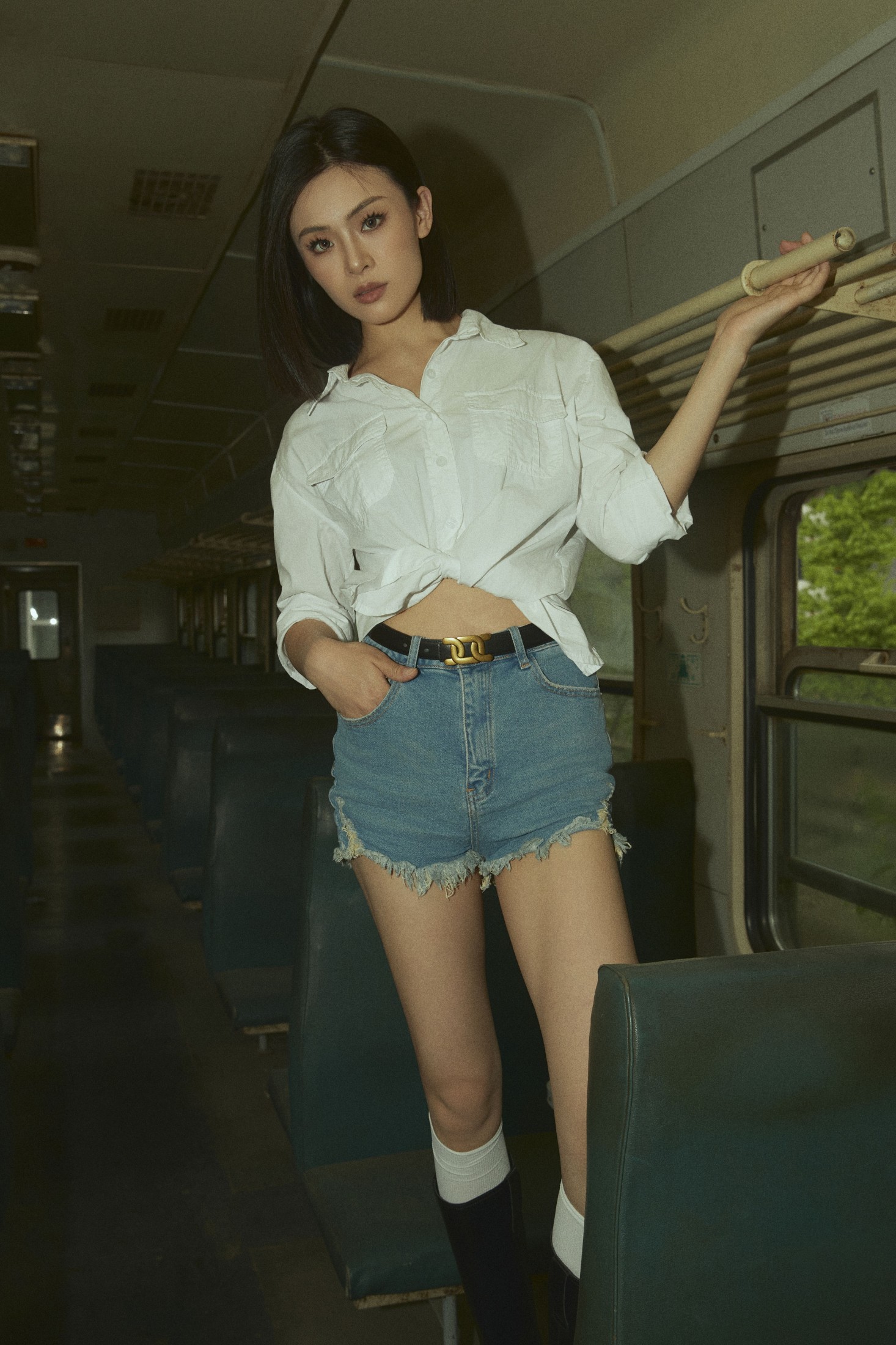 葉子 – 《Train》[18P]