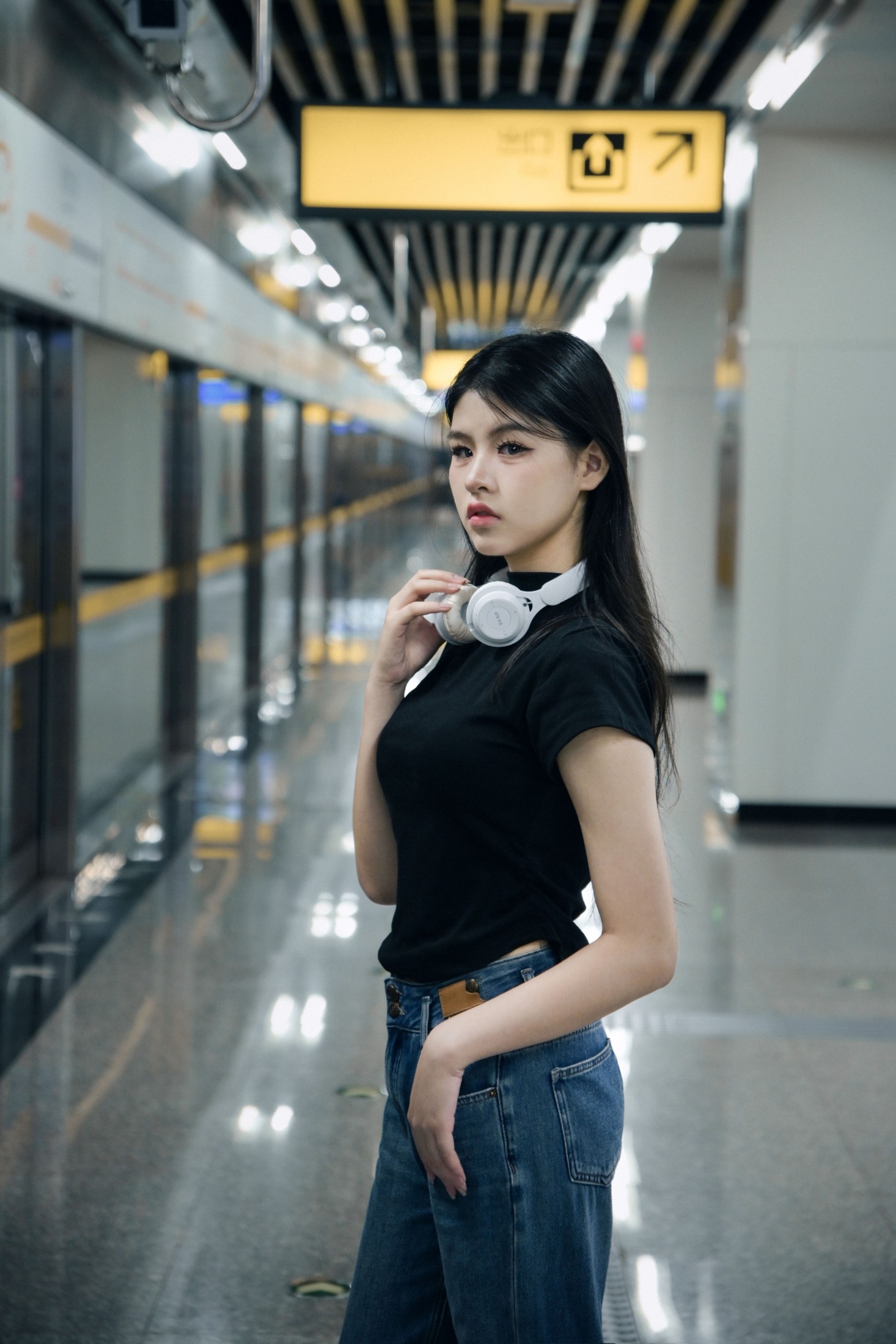 荔枝 – 《地铁站》[14P]