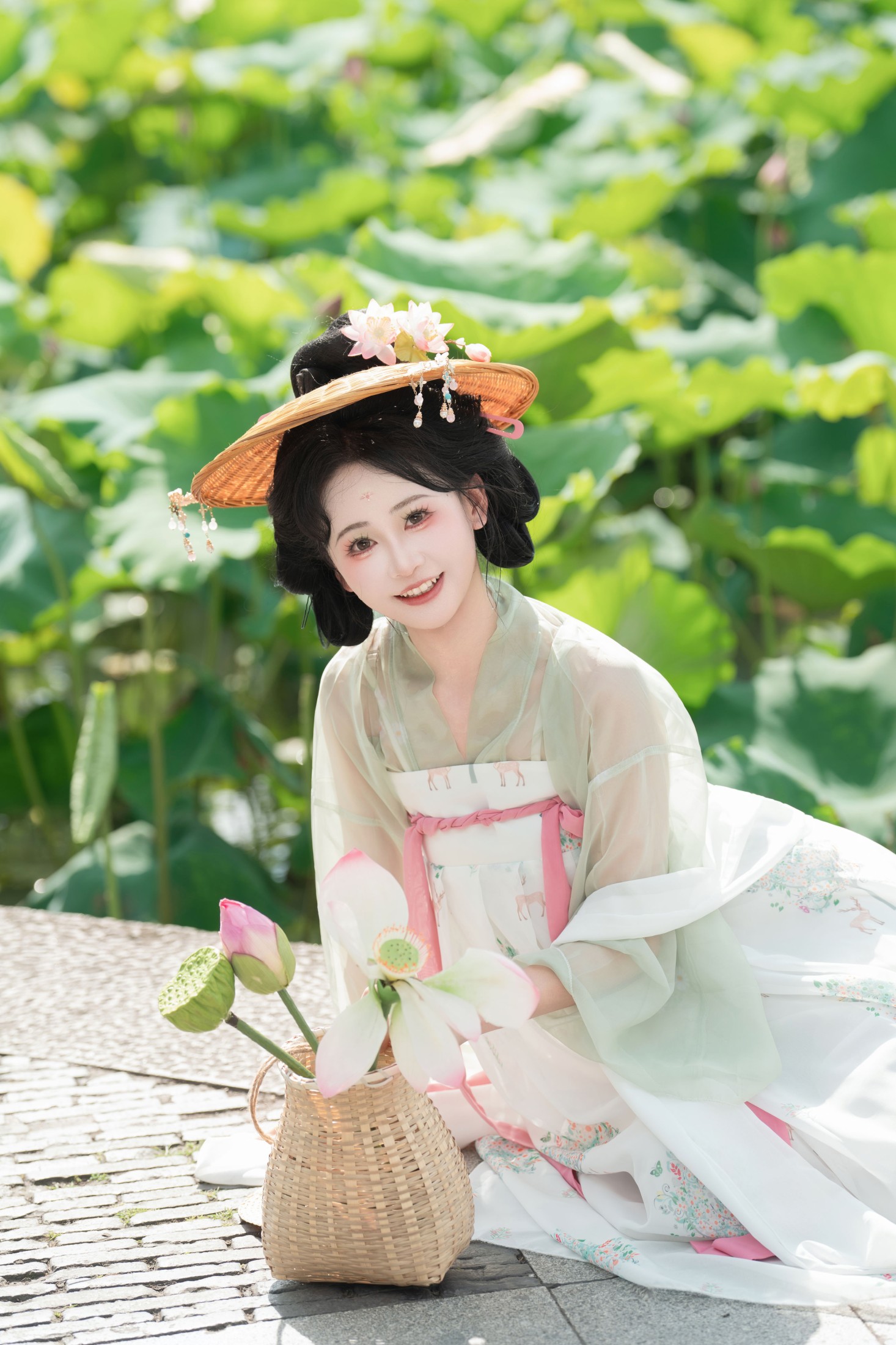 湫一只岁岁 – 《夏日荷花》[18P]