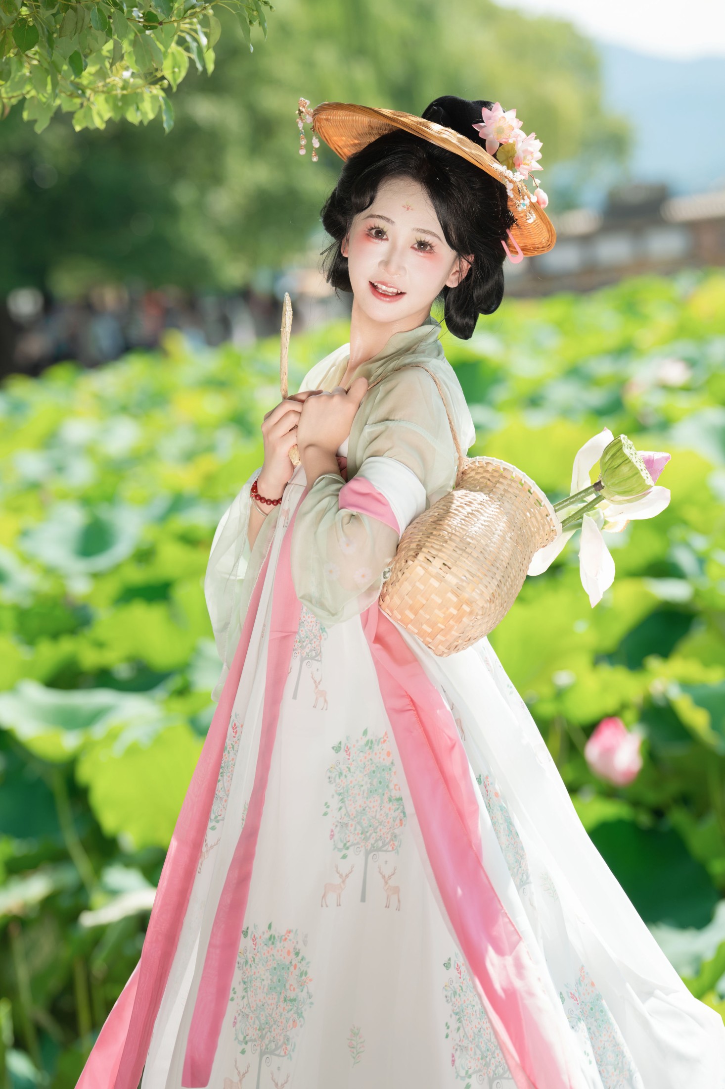 湫一只岁岁 – 《夏日荷花》[18P]