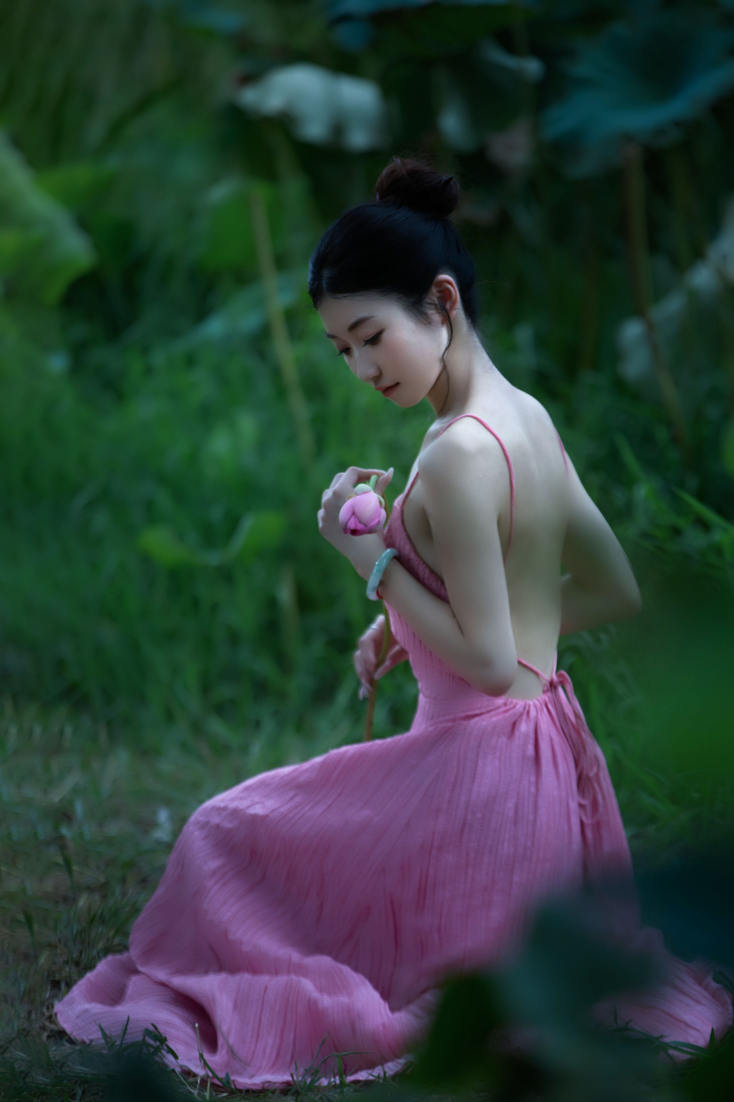 牛排小王子 – 《荷花与少女》[15P]