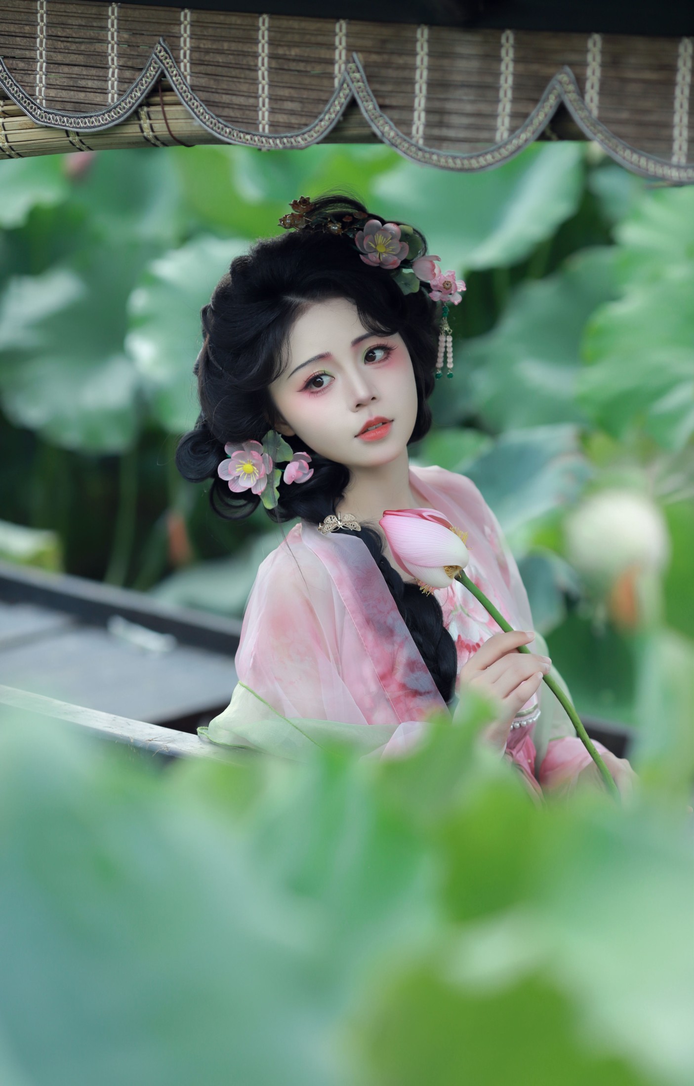 蓁蓁爱吃辣 – 《泛舟》[15P]