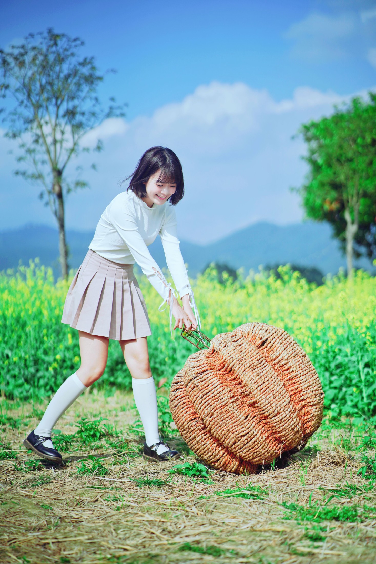 晓颖葵子 – 《春日花田元气少女》[21P]