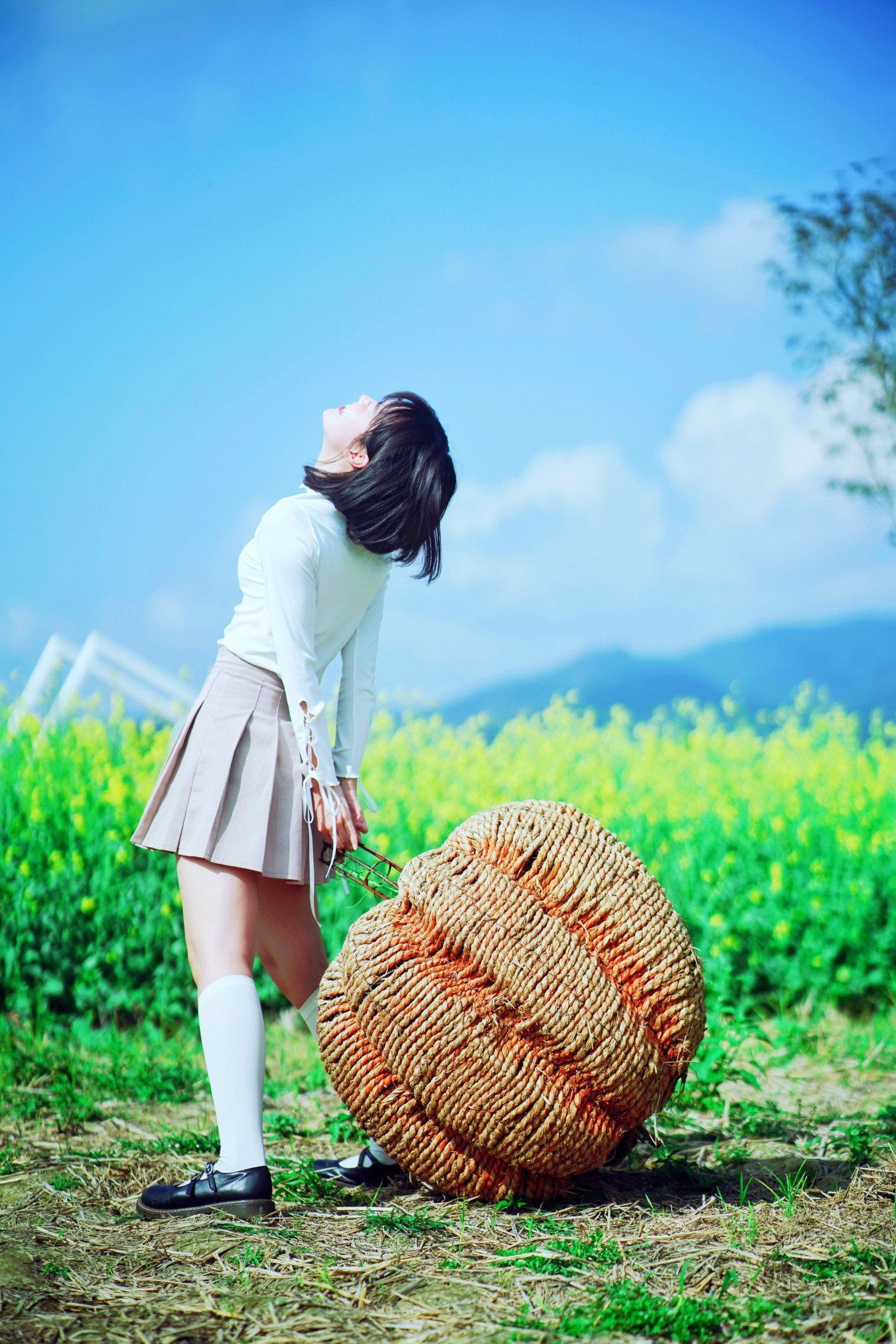 晓颖葵子 – 《春日花田元气少女》[21P]