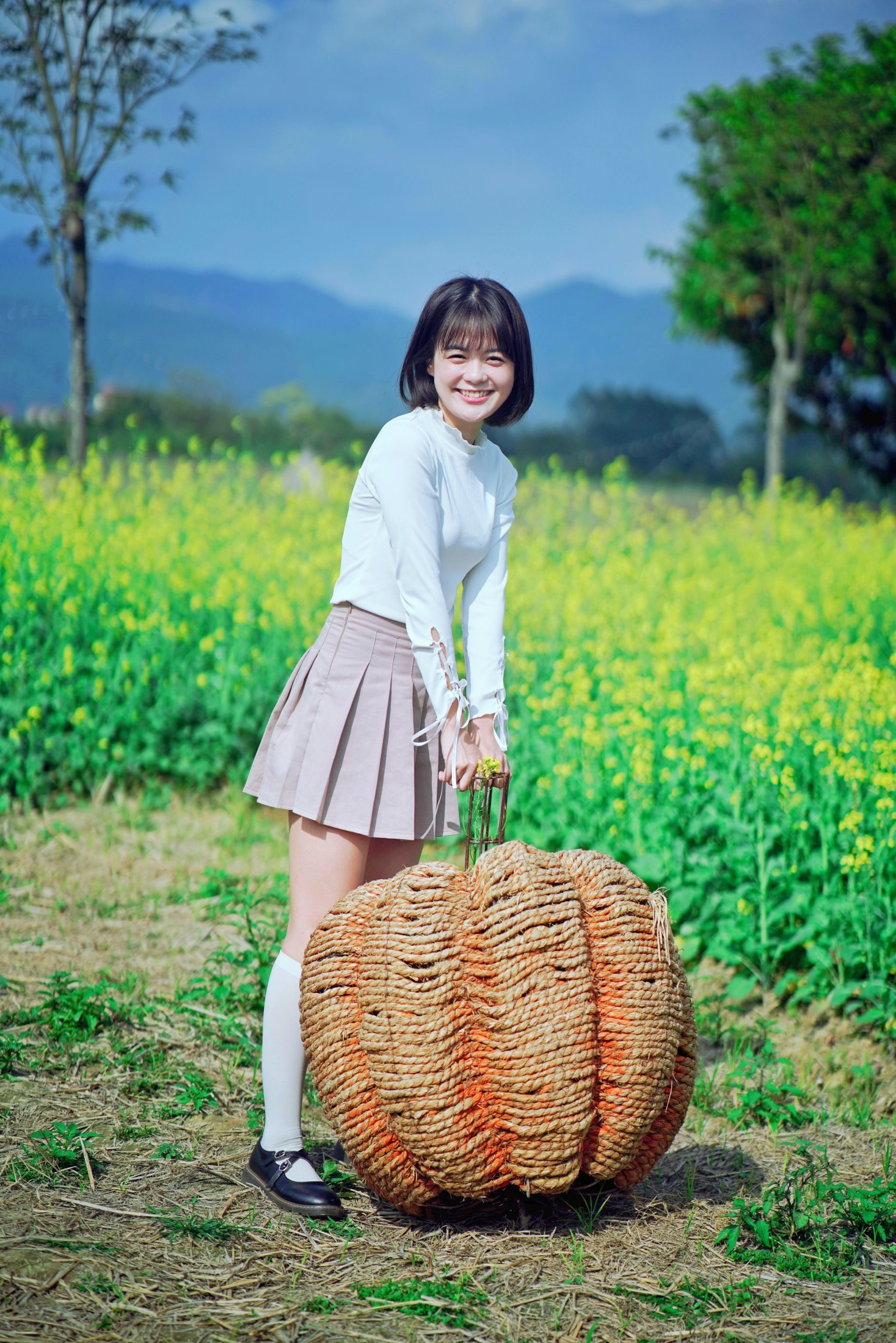 晓颖葵子 – 《春日花田元气少女》[21P]