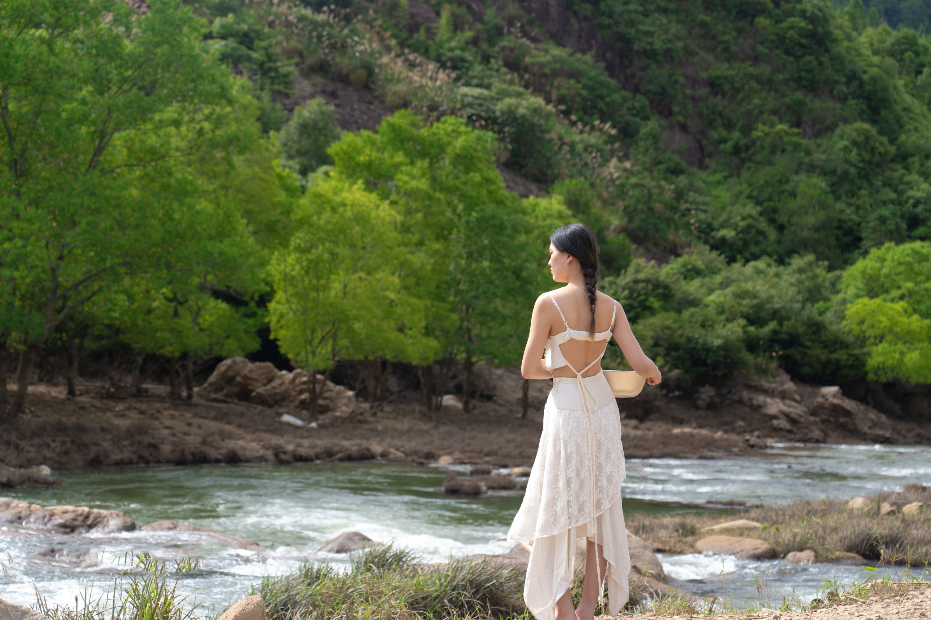 KiKi – 《溪水畔，时光潺潺》[23P]