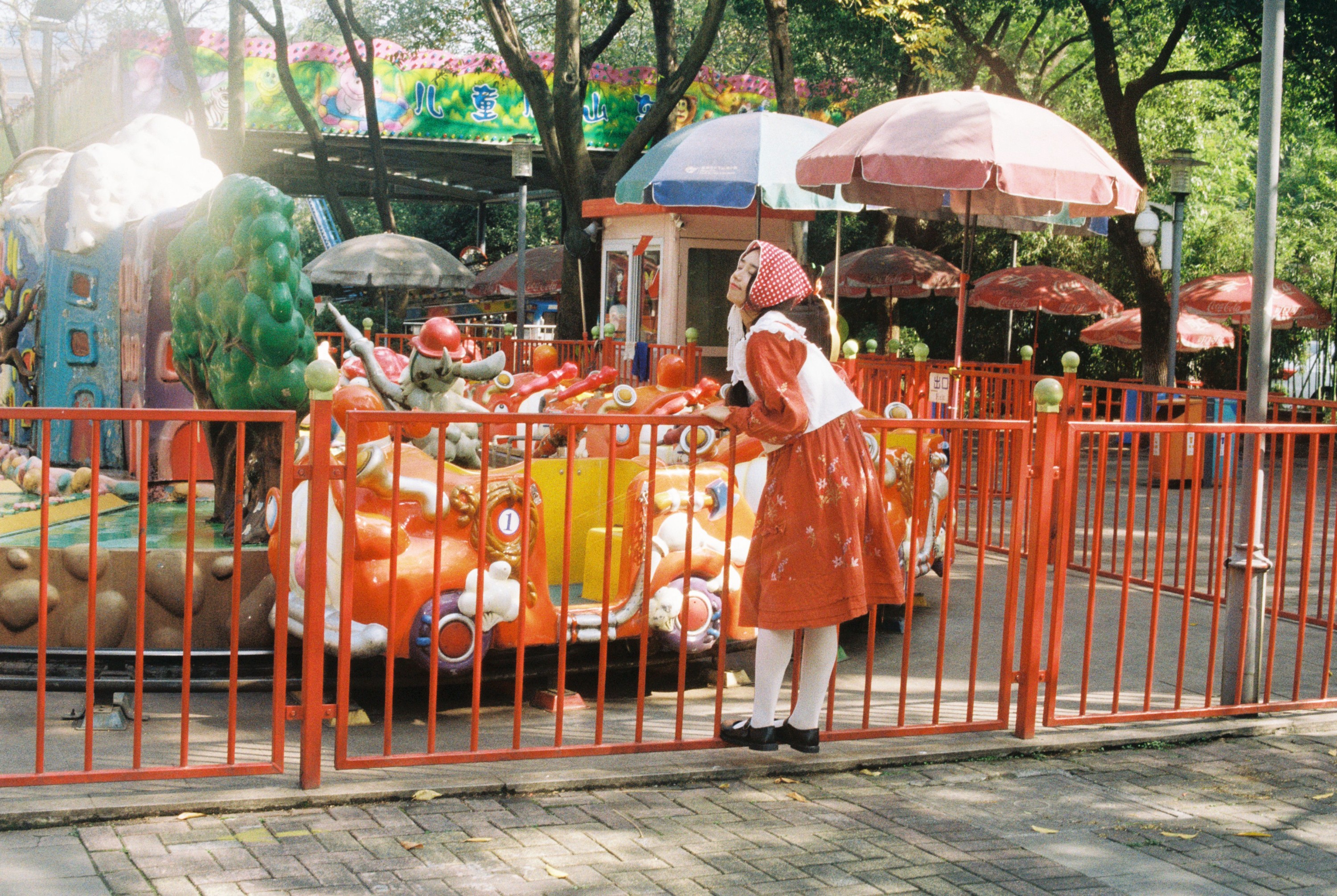 玥 – 《胶片少女》[23P]