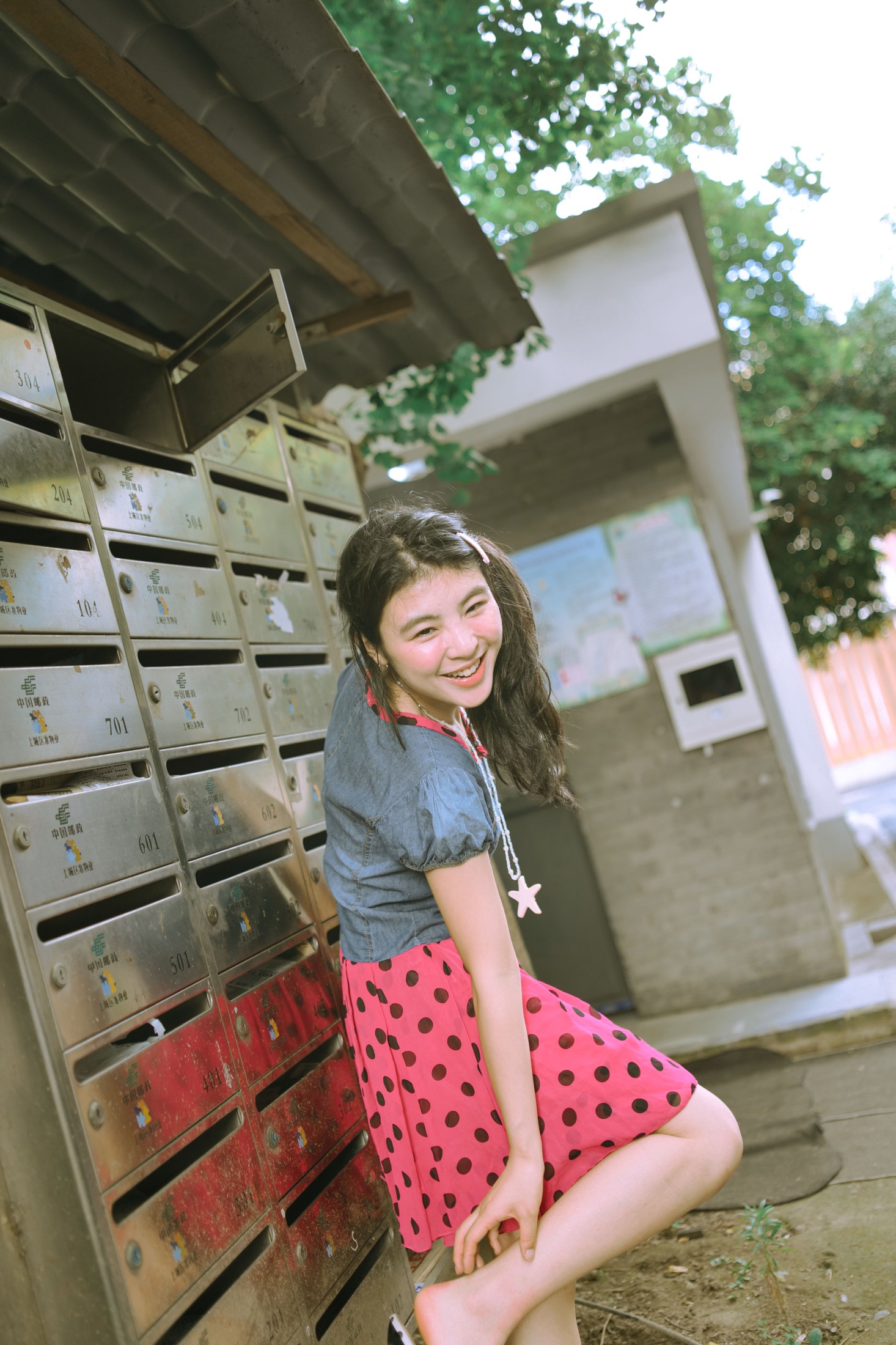 野柚子 – 《千禧年邻居家那个爱穿搭的姐姐》[14P]