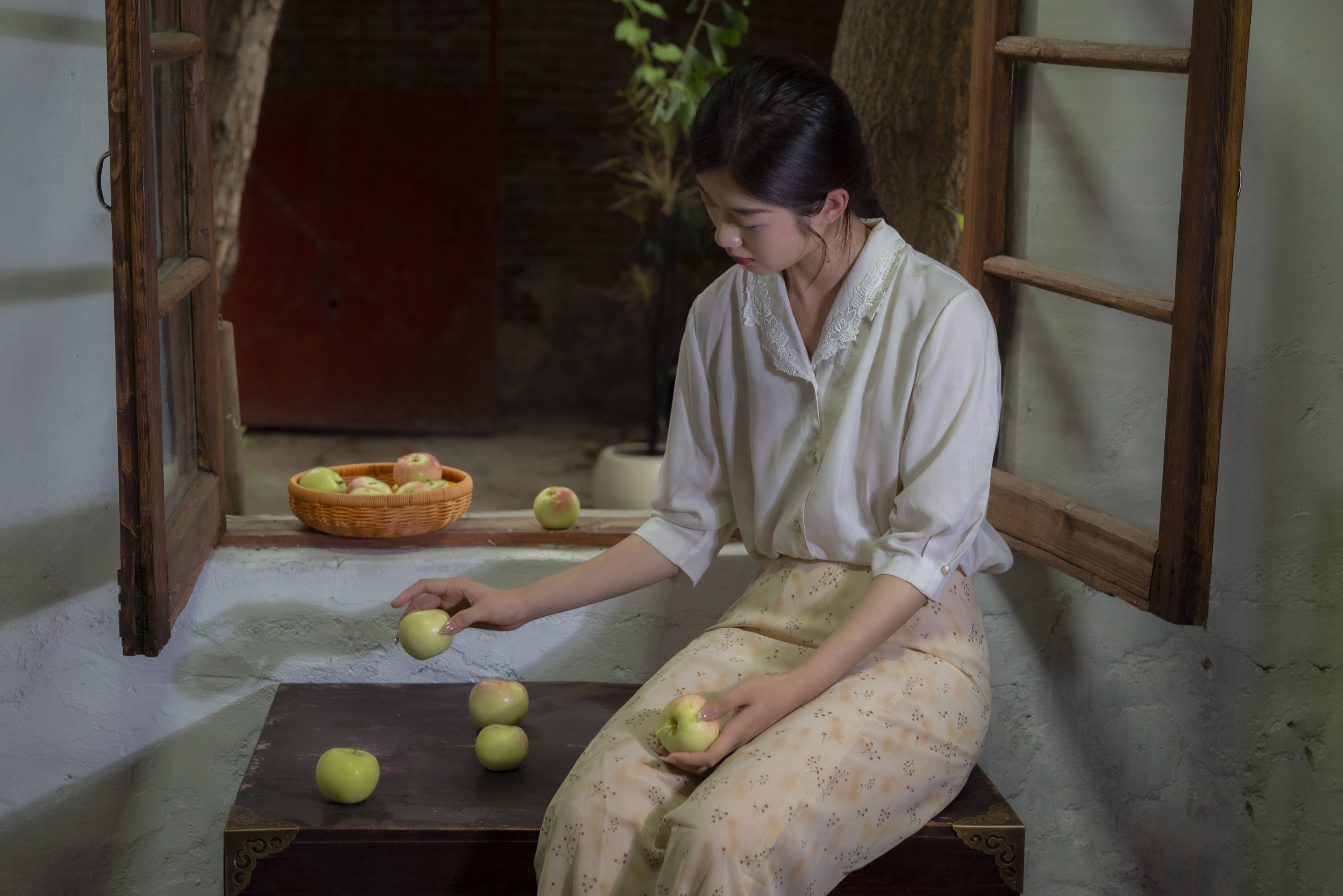 偷喝一口雪碧 – 《蝉鸣了整个童年》[66P]