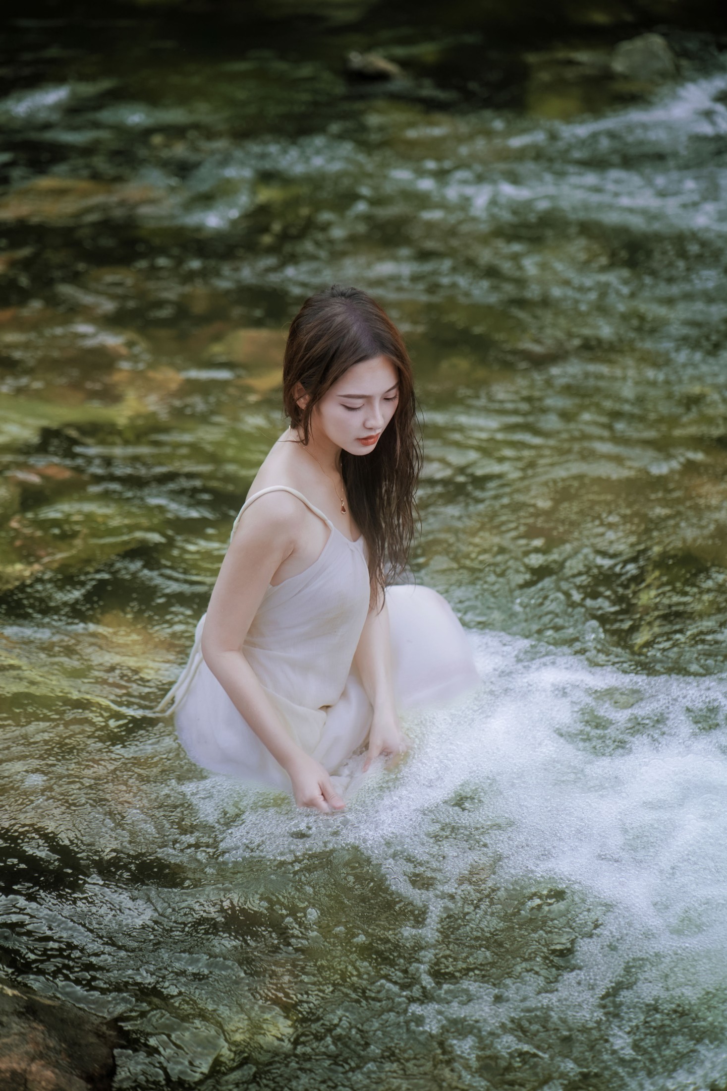 颖儿YY – 《黄裙逐溪・水花漫》[25P]