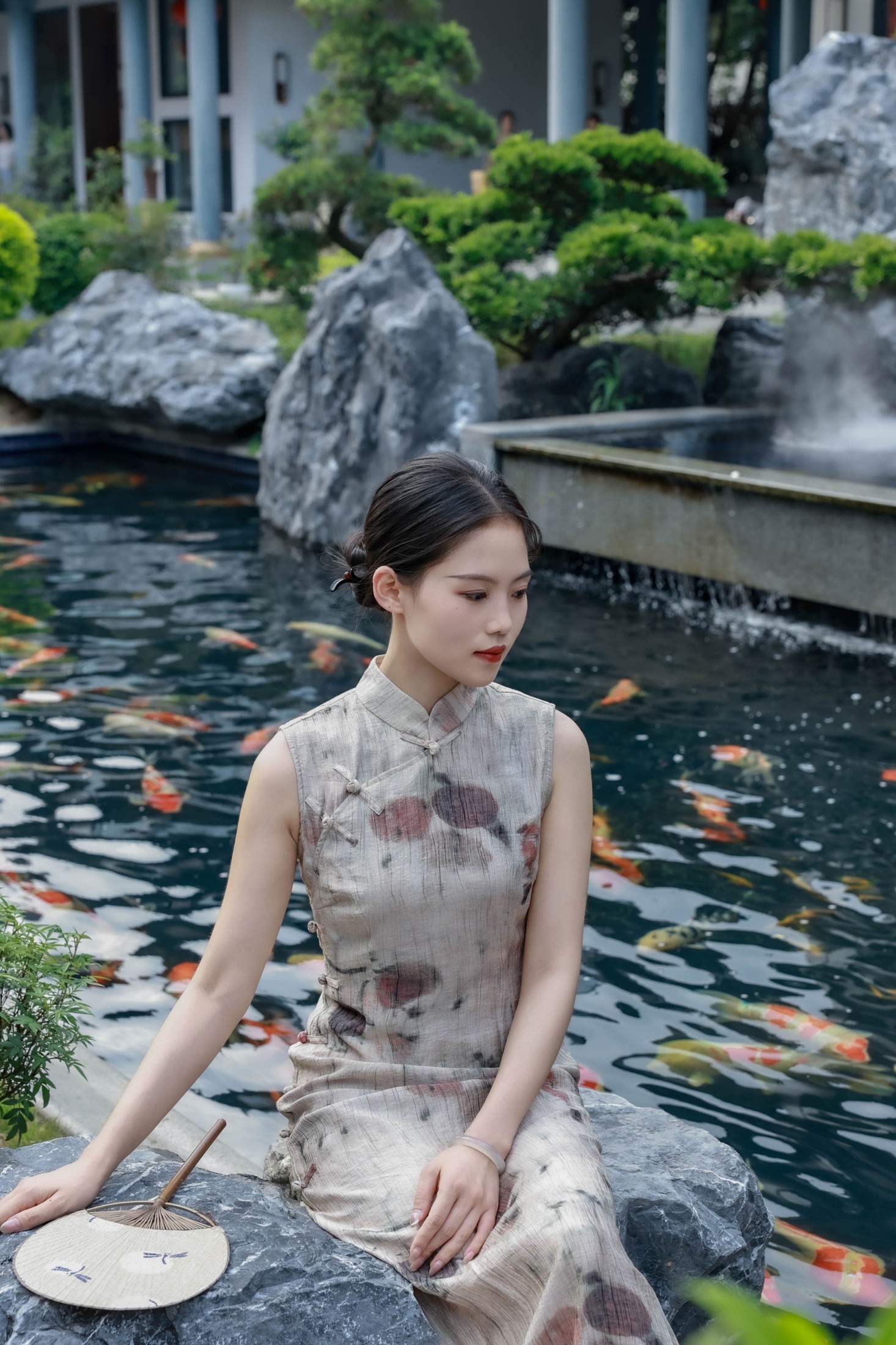 陈十二ing – 《新中式古色旗袍写真》[31P] 插图4