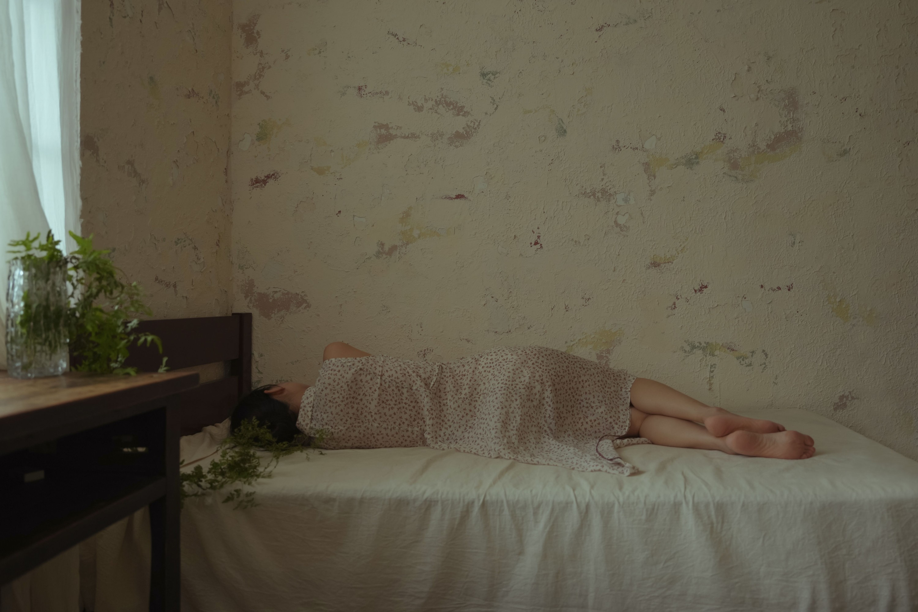 shi jiuqian的一二 – 《我的房间，窗户开向寂静》[21P]