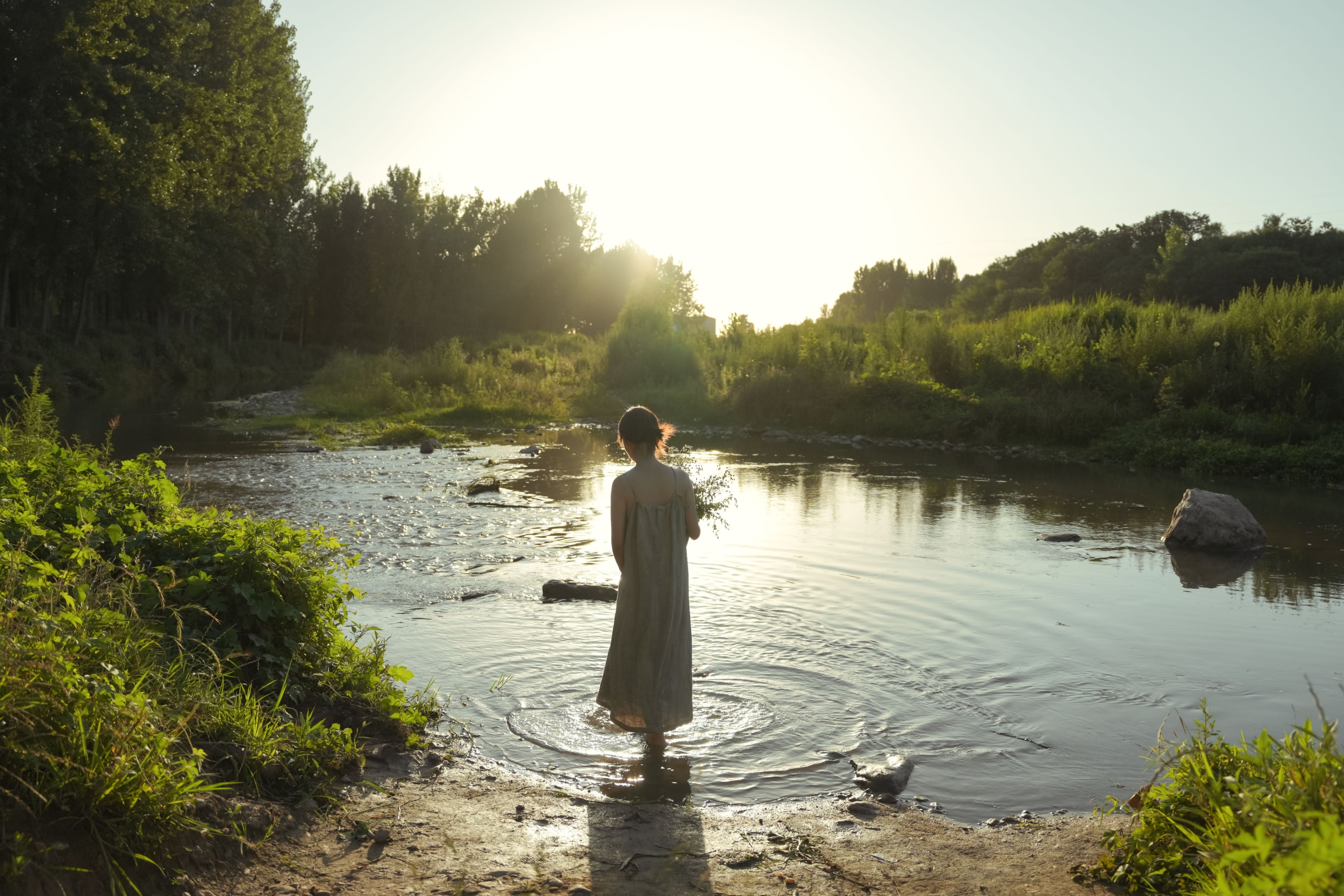 娟 – 《夏是无声缱倦的河流》[16P]