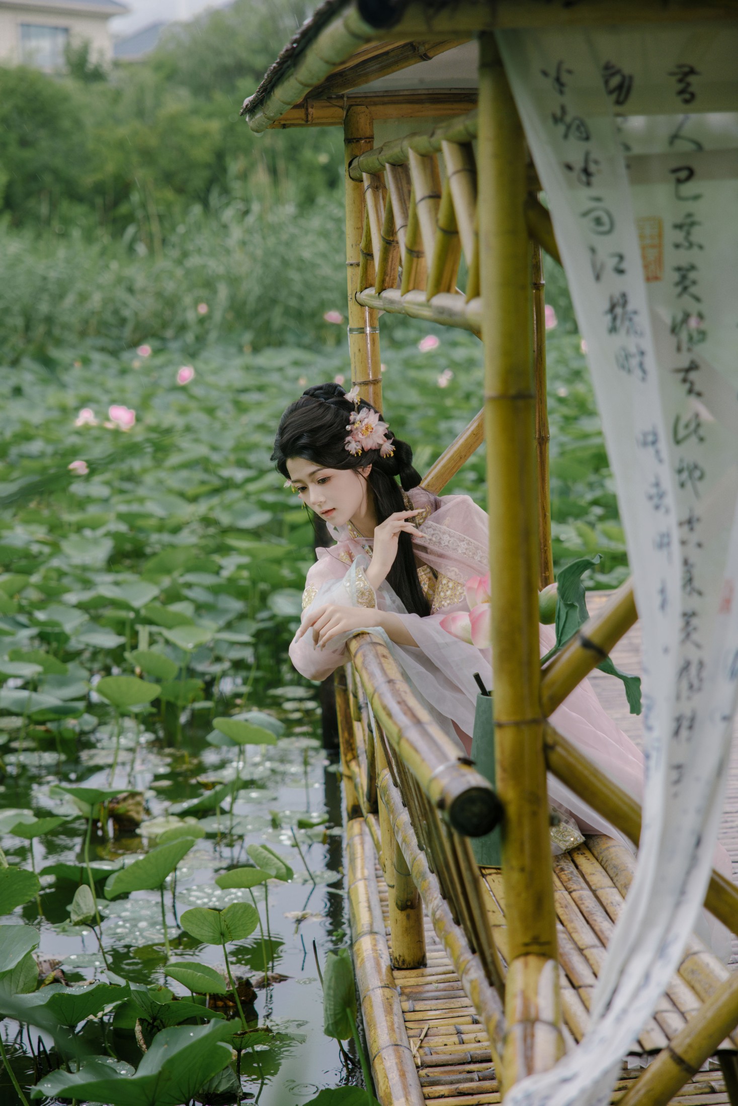 阿琳 – 《雨荷》[25P]