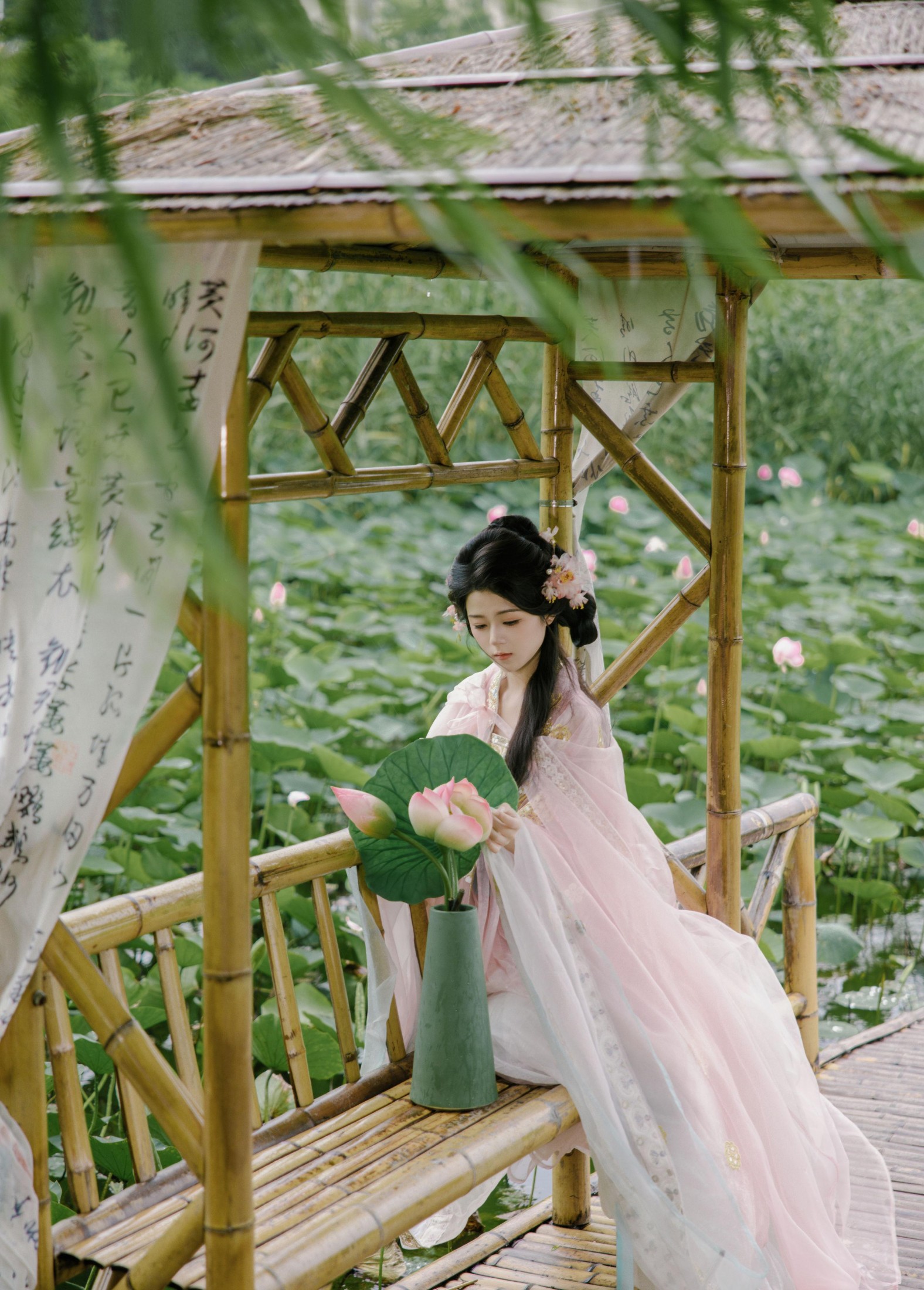 阿琳 – 《雨荷》[25P]