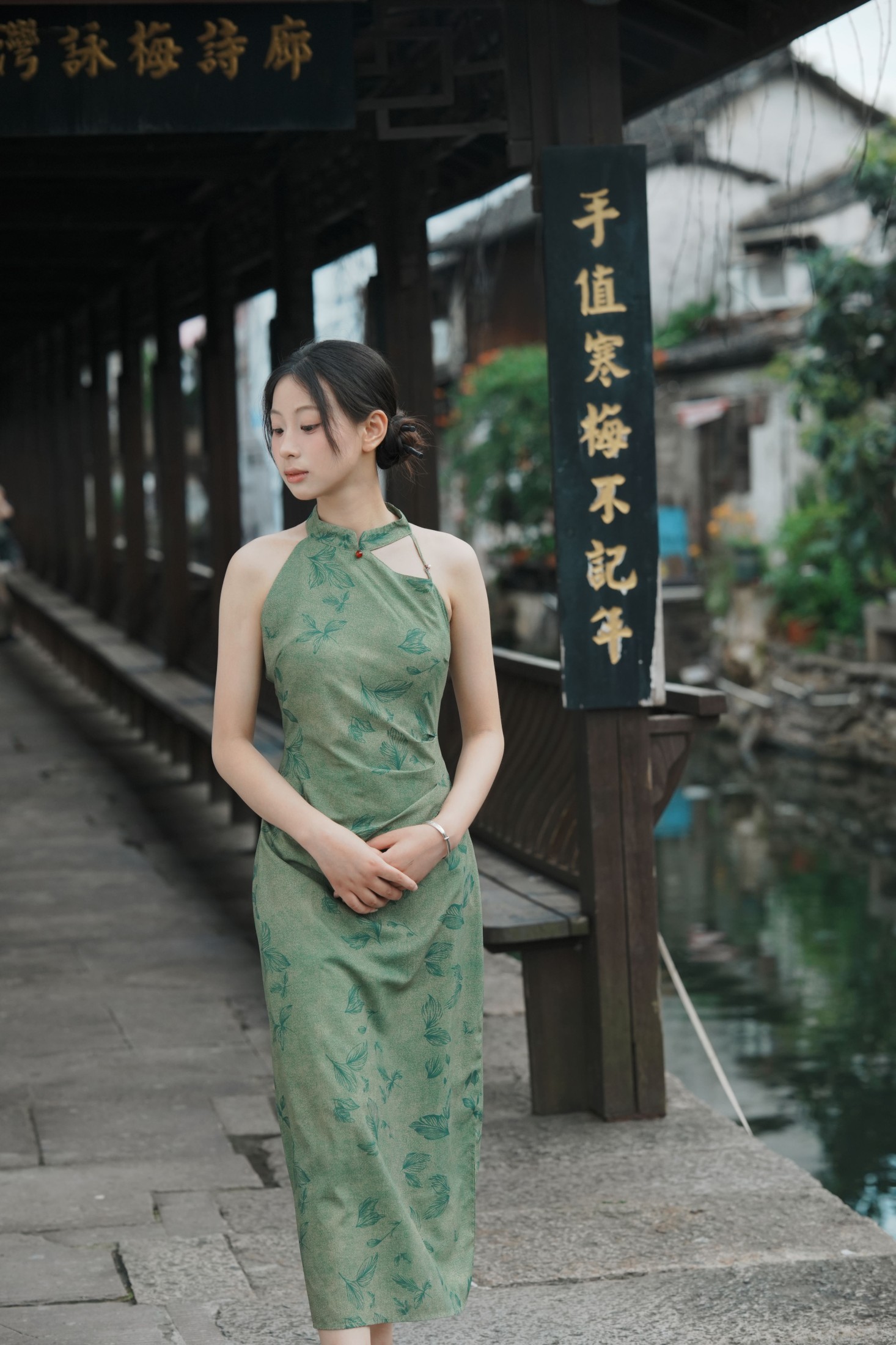 小u – 《绿色江南旗袍》[17P]