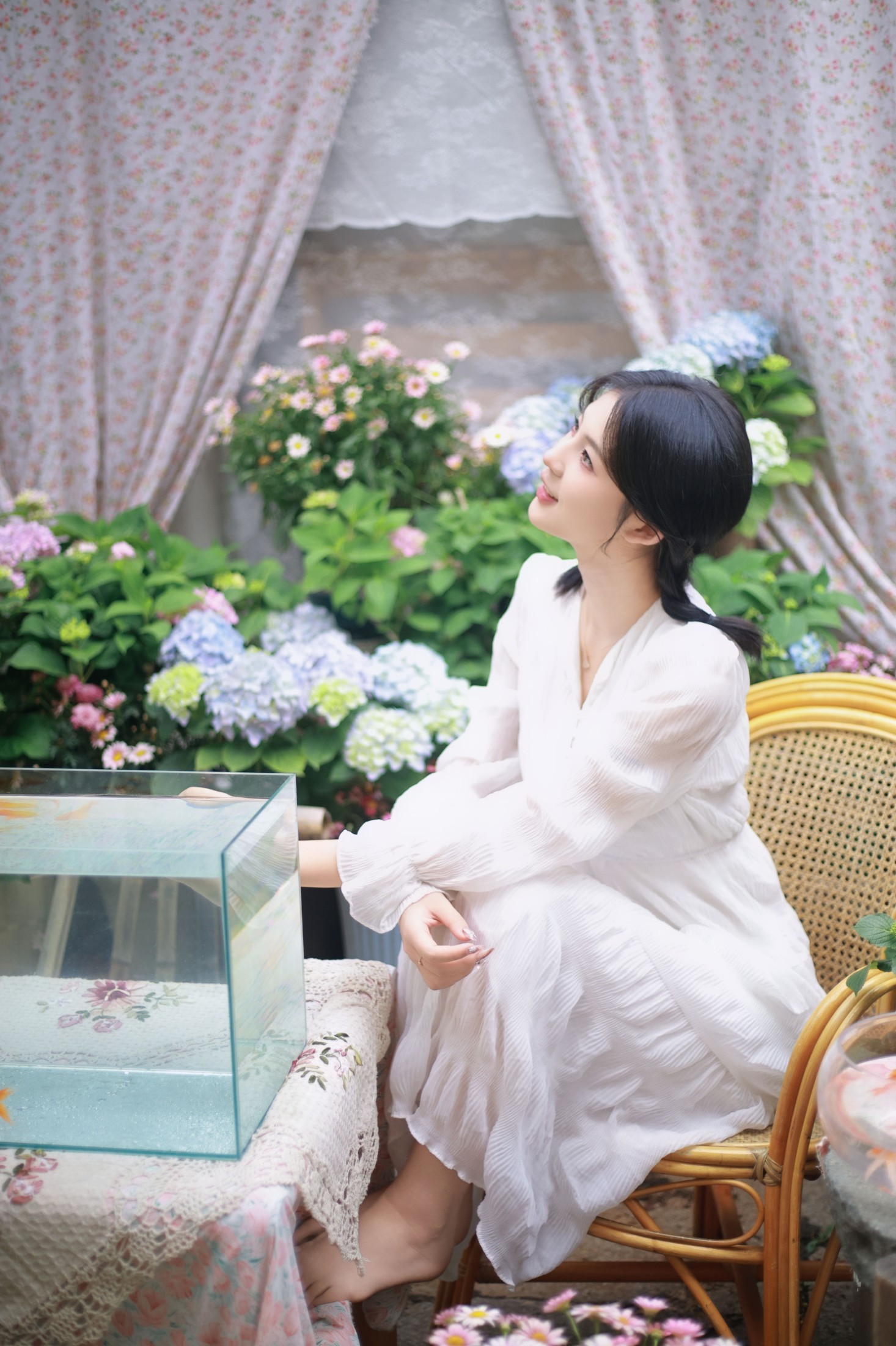 静子子 – 《院子里的金鱼》[13P]