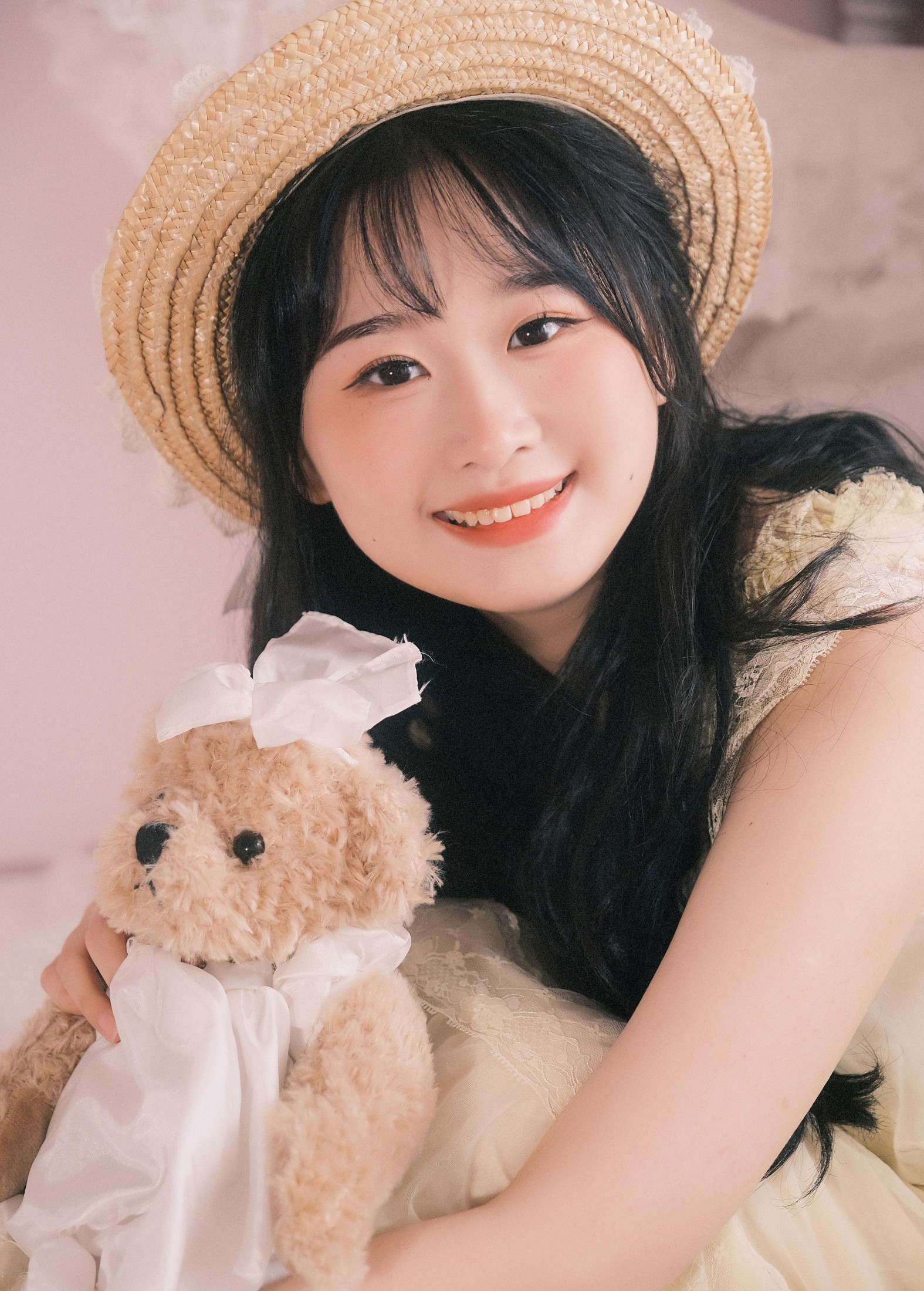 小吴 – 《爱是神洒在她肩上的光》[13P]