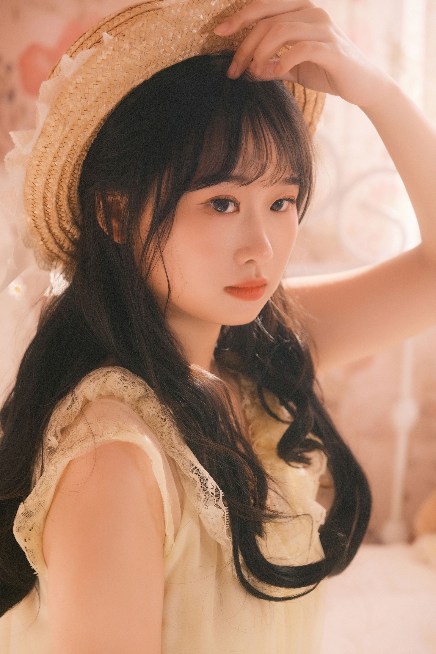 小吴 – 《爱是神洒在她肩上的光》[13P]