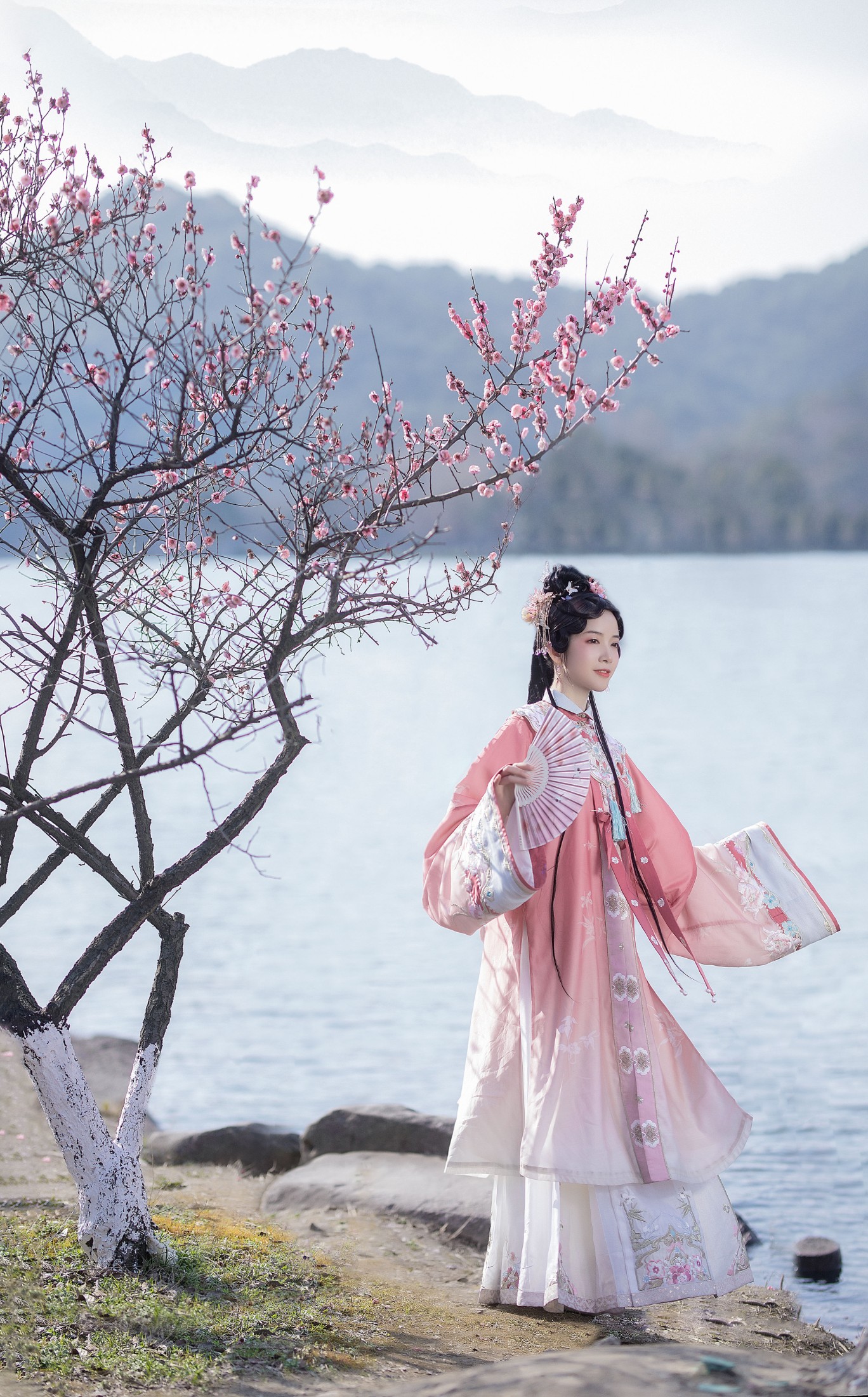 一只阿梦崽 – 《试问春留几日?》[14P]