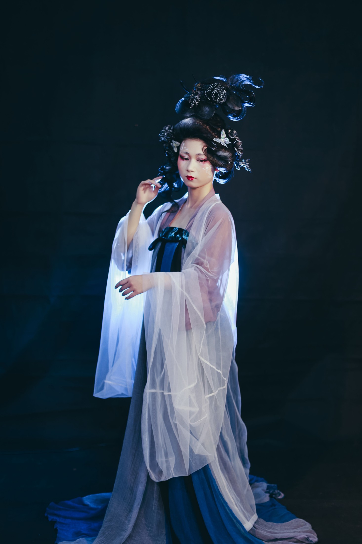 薇蓝 – 《黑山老妖》[50P]