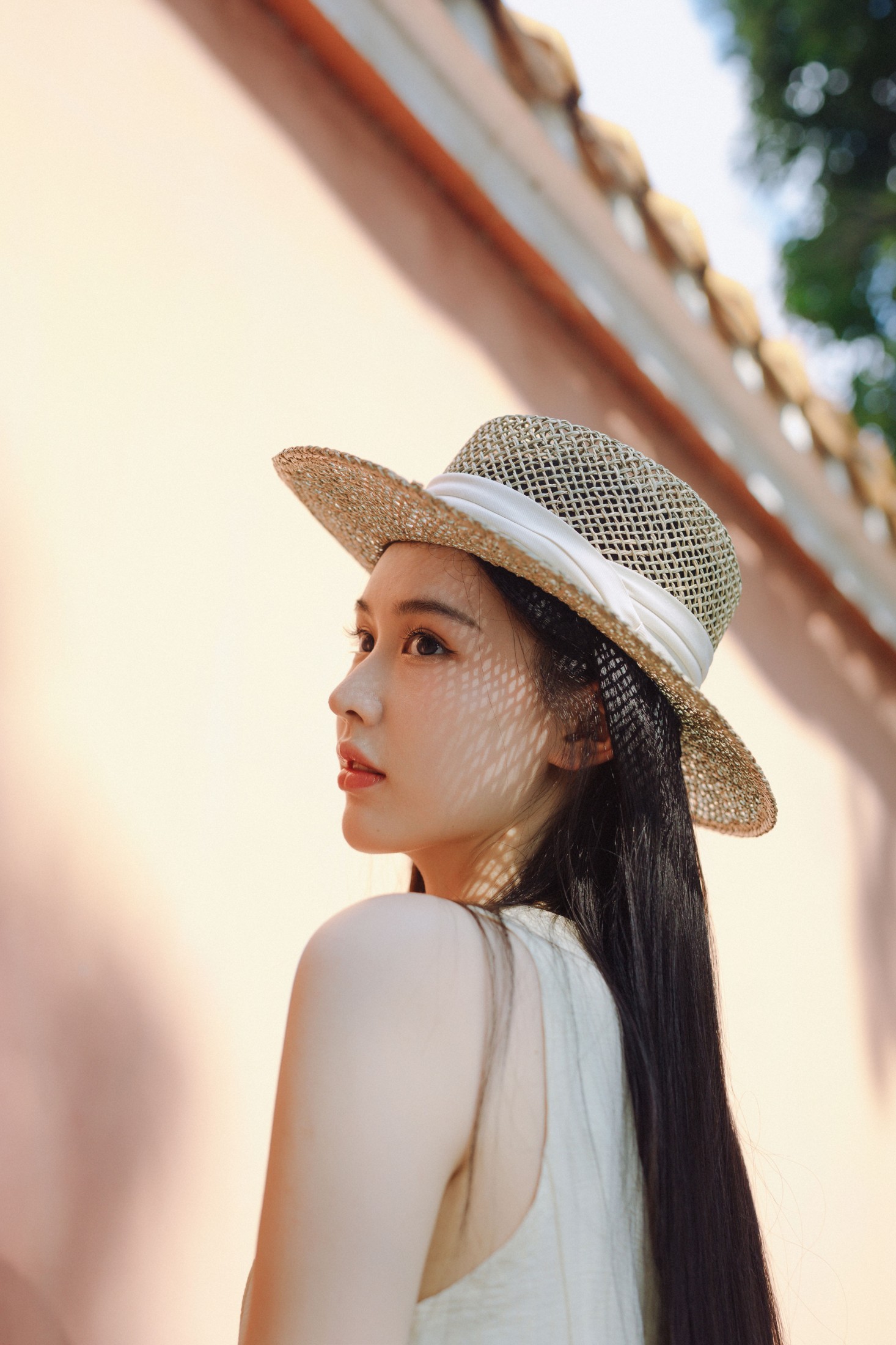 尉岚 – 《红墙纪事》[32P]