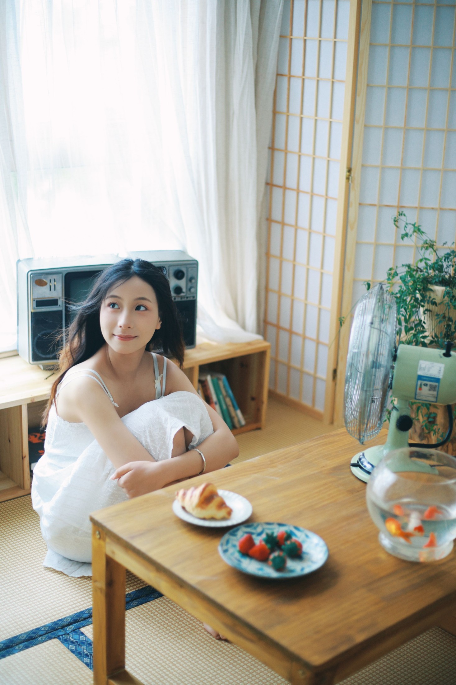 小u – 《夏天的风吹过她的发丝》[47P]