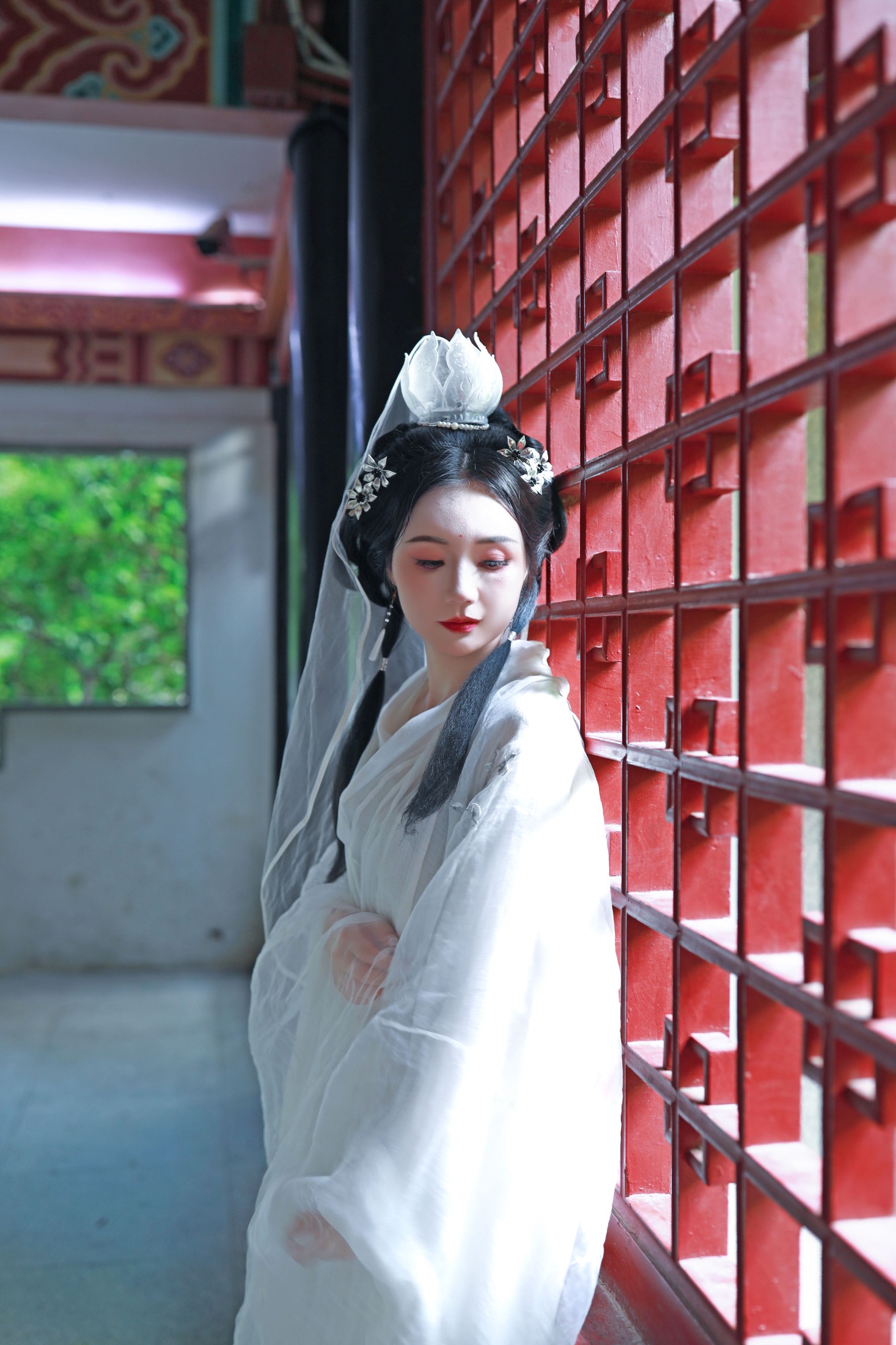 辉儿 – 《汉服菩萨装写真--济南豹突泉》[28P]