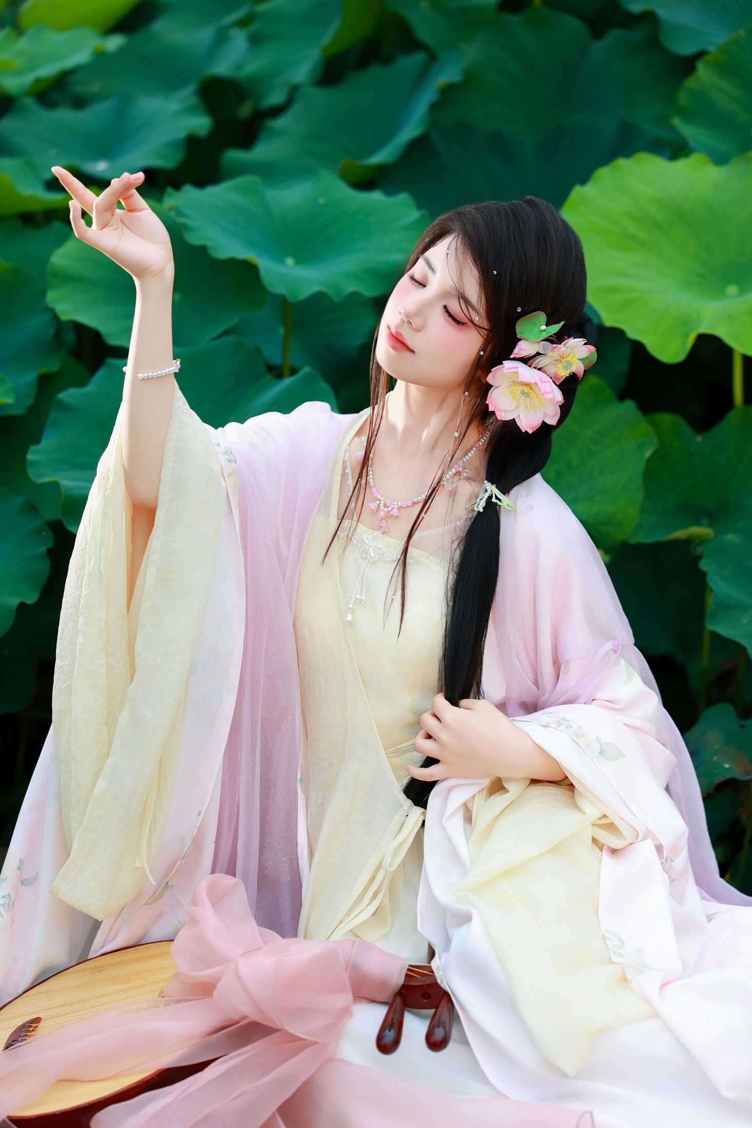 小杜同学 – 《蕊花中》[56P]