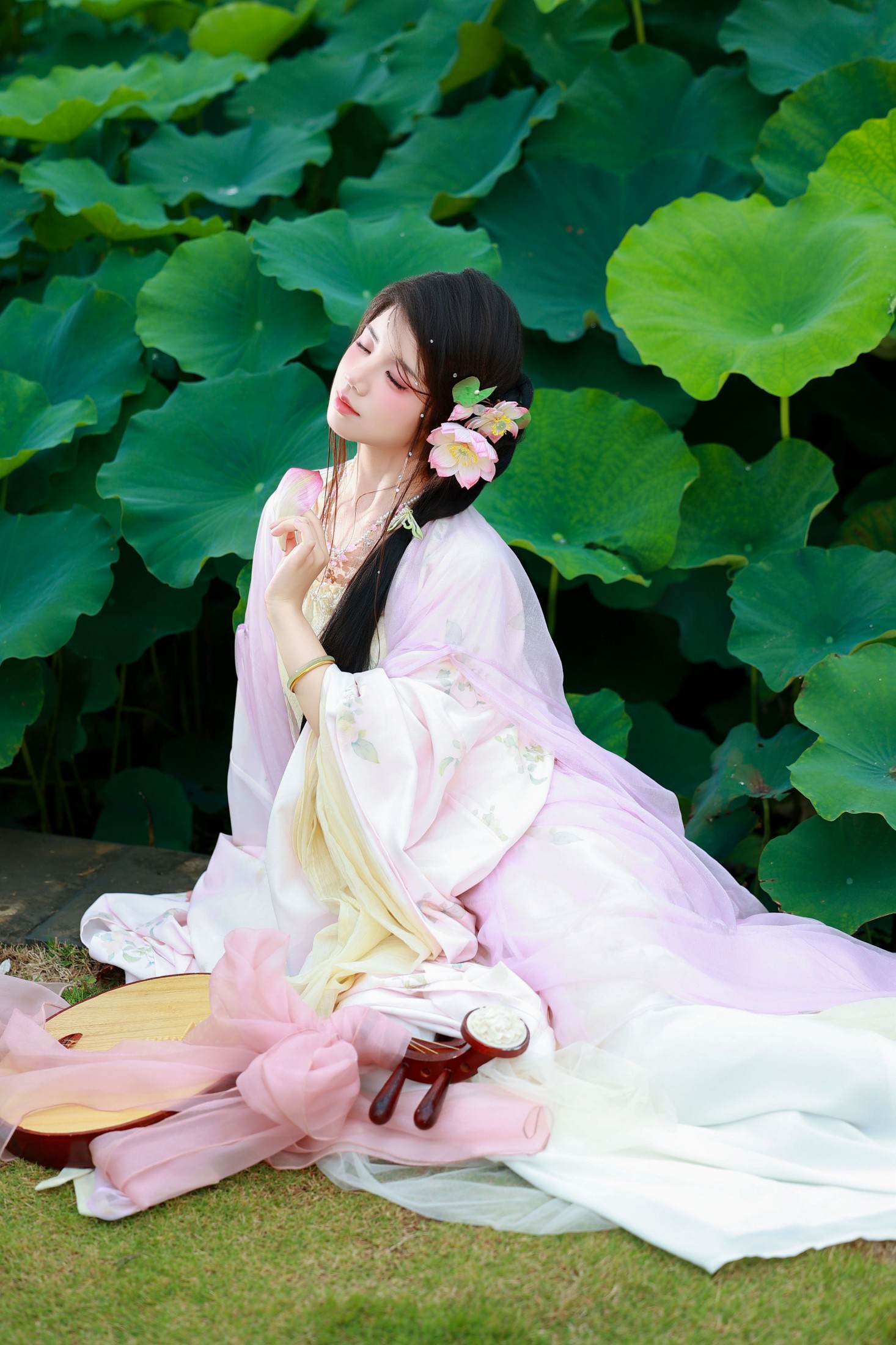 小杜同学 – 《蕊花中》[56P]